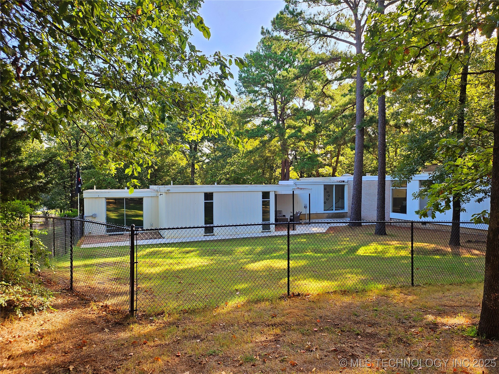 2417 Wilson Street Property Photo 17