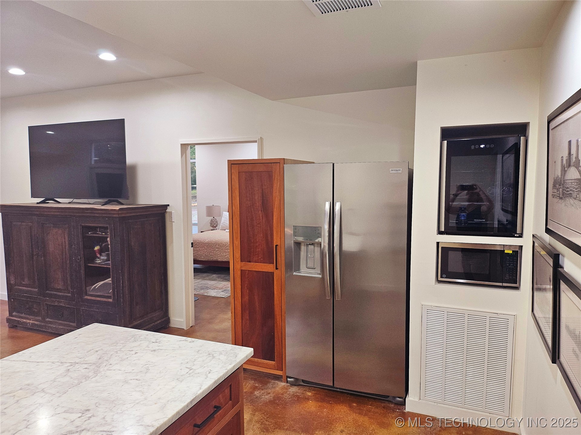 2417 Wilson Street Property Photo 24