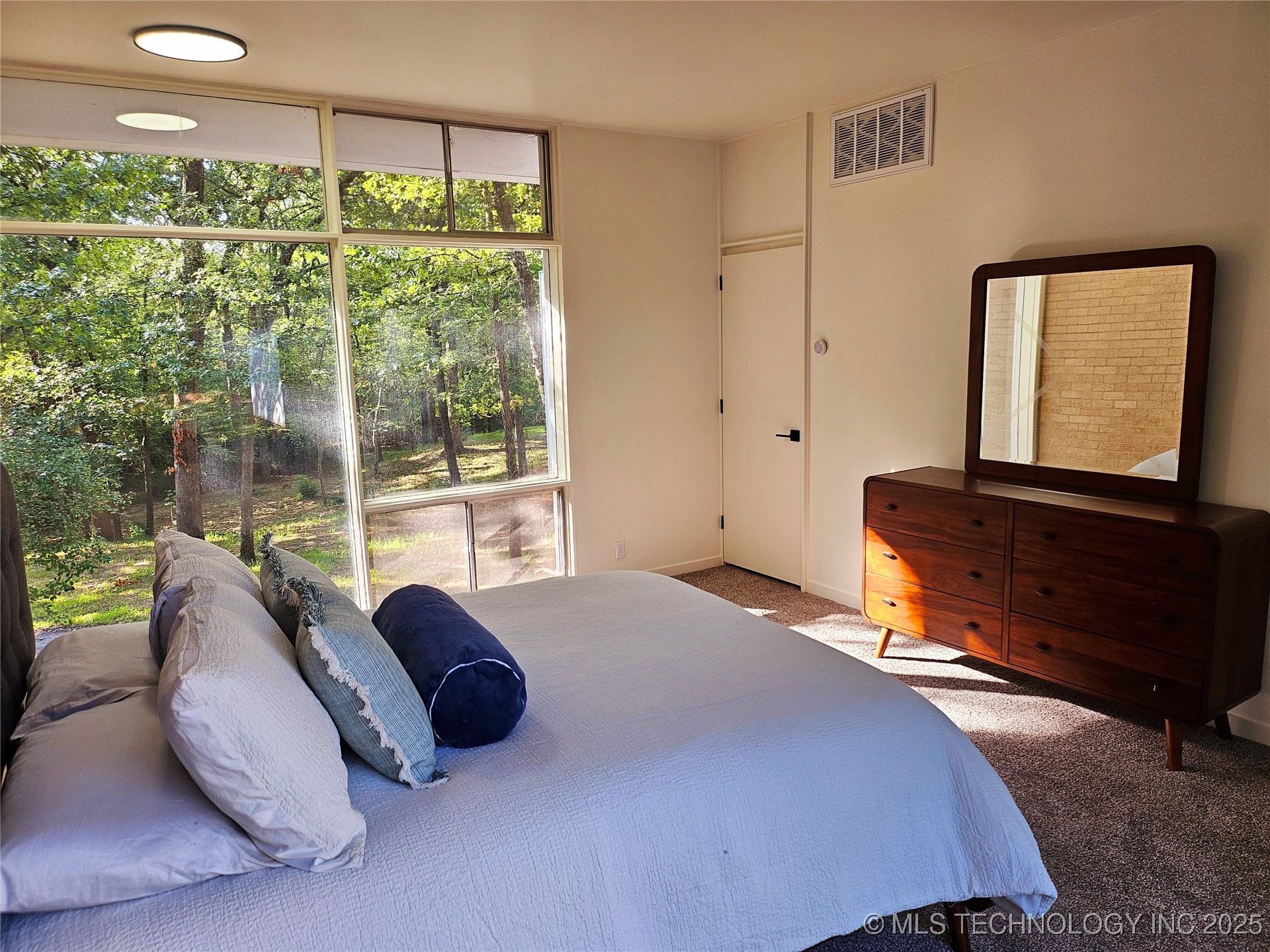 2417 Wilson Street Property Photo 43