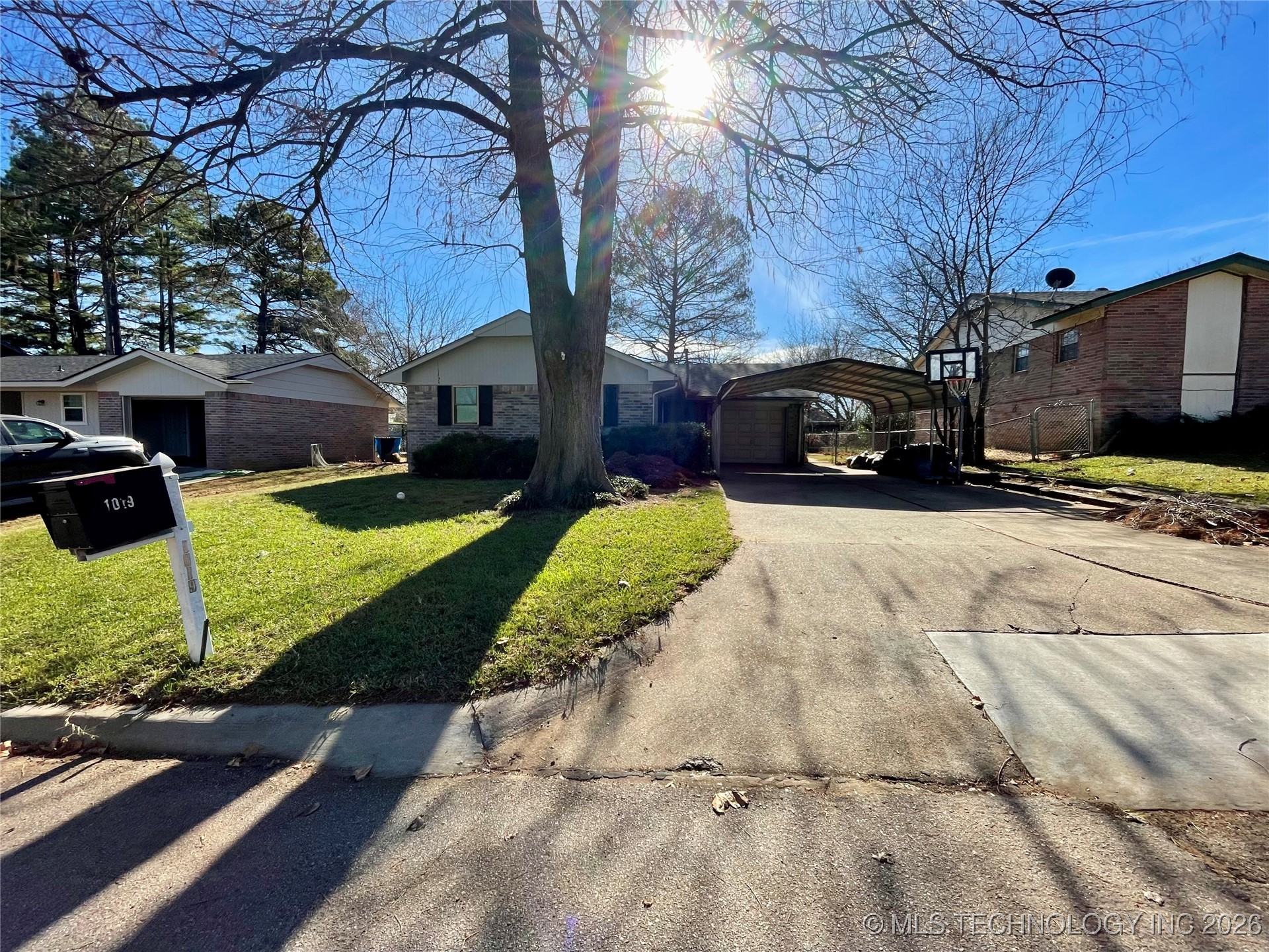 1019 Four Seasons Drive Property Photo 1