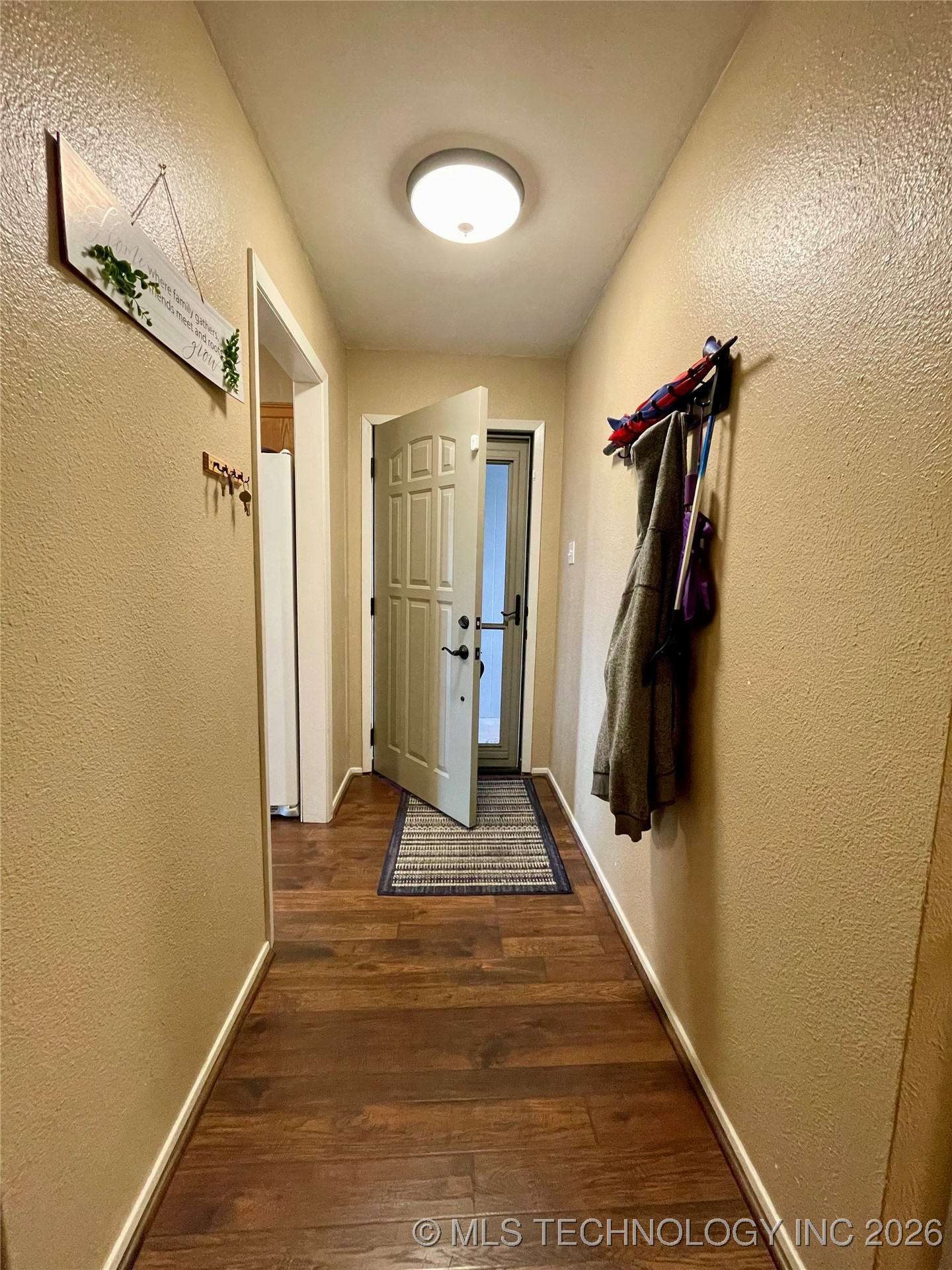 1019 Four Seasons Drive Property Photo 5