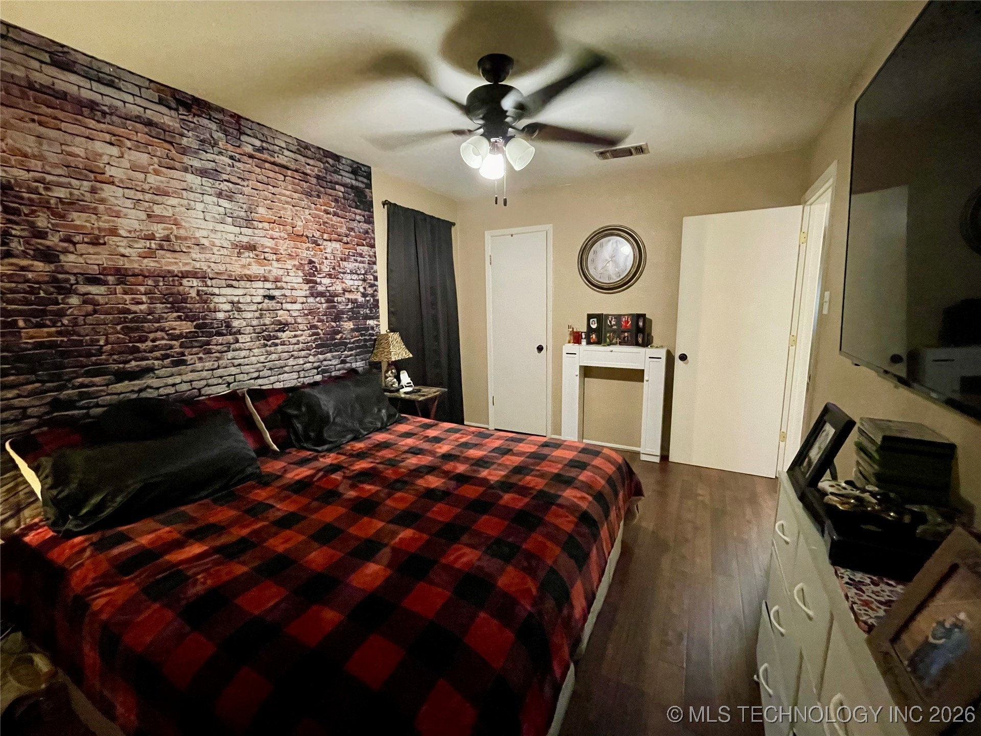 1019 Four Seasons Drive Property Photo 18