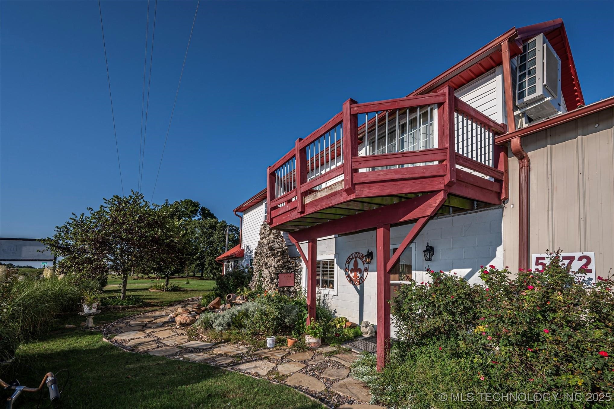 5472 S Highway 377 Property Photo 1