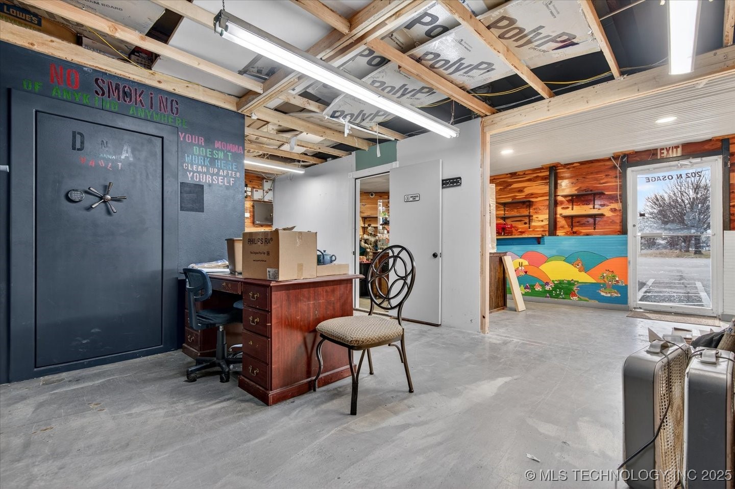 202 N Osage Property Photo 4