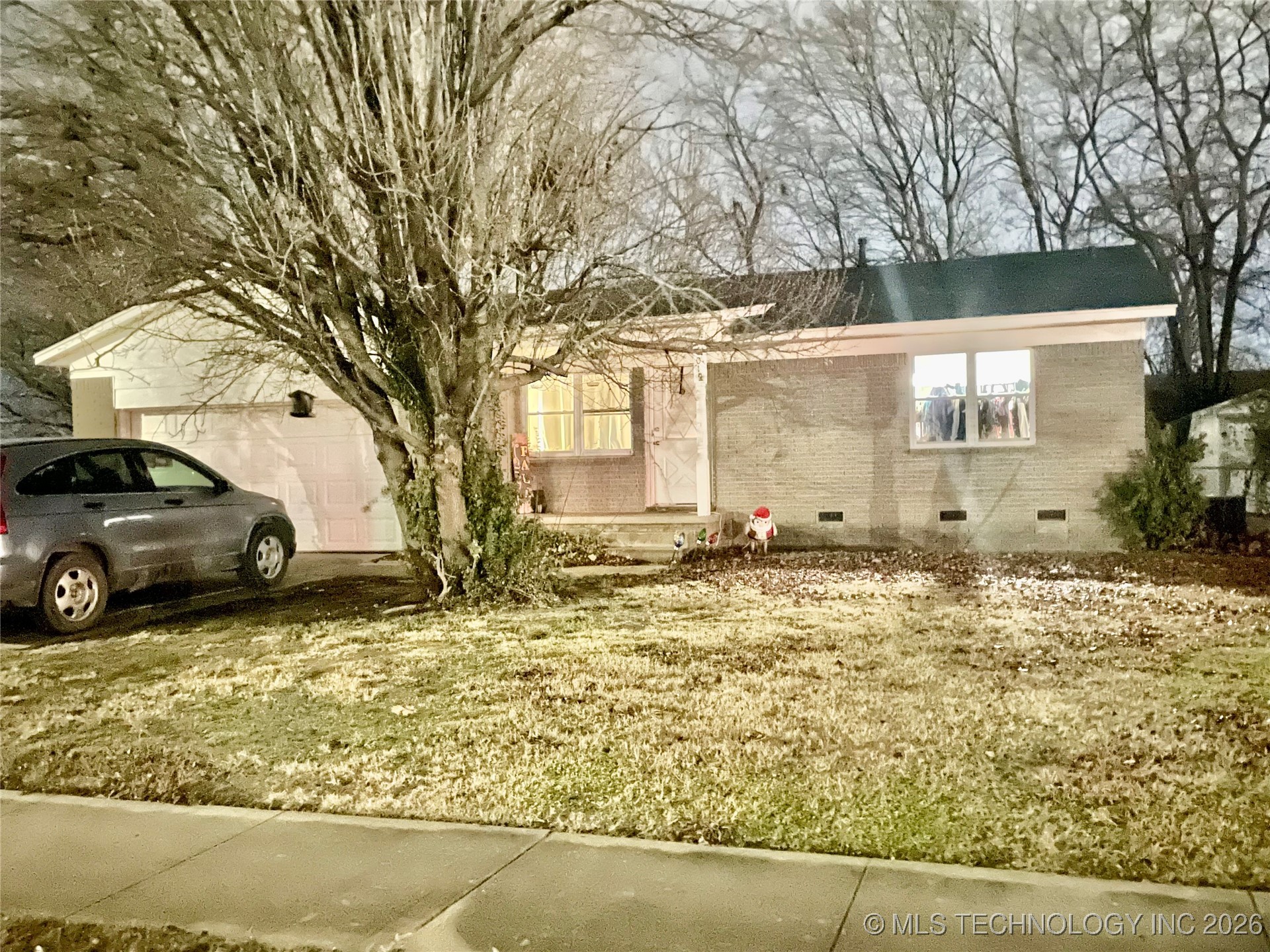 601 E 8th Street Property Photo 1