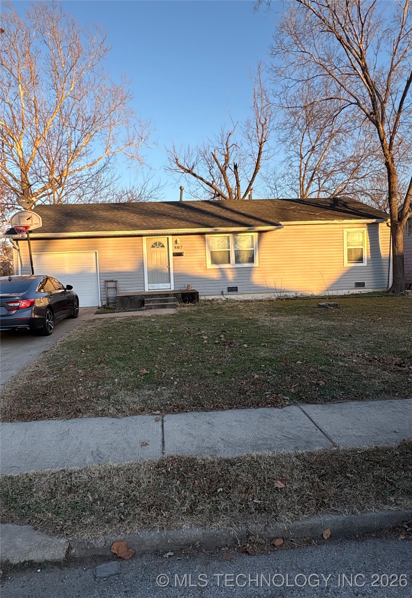 807 N Ash Street Property Photo 2