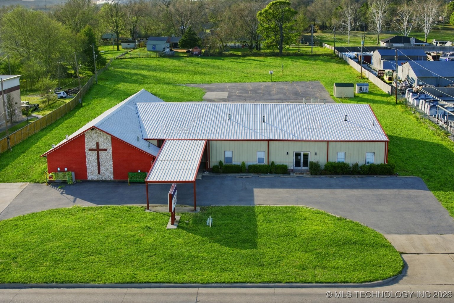 11710 S Memorial Drive Property Photo 1