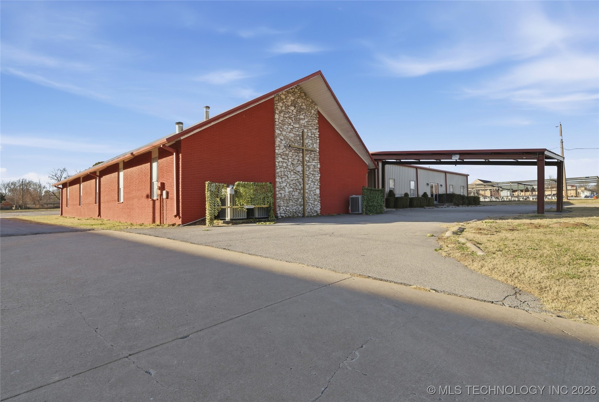 11710 S Memorial Drive Property Photo 4