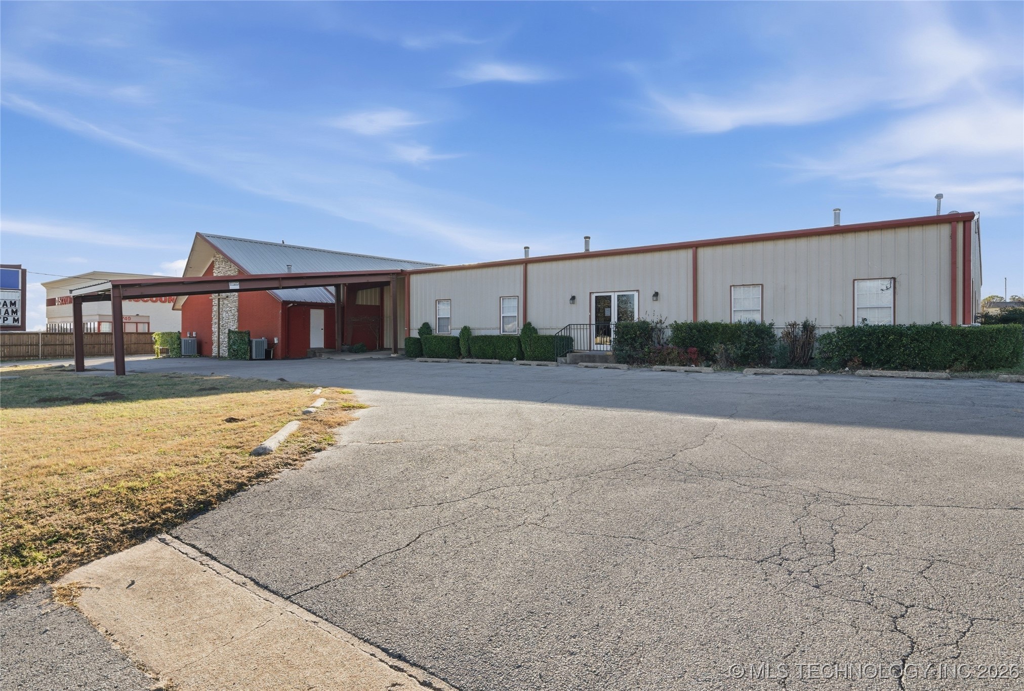 11710 S Memorial Drive Property Photo 9