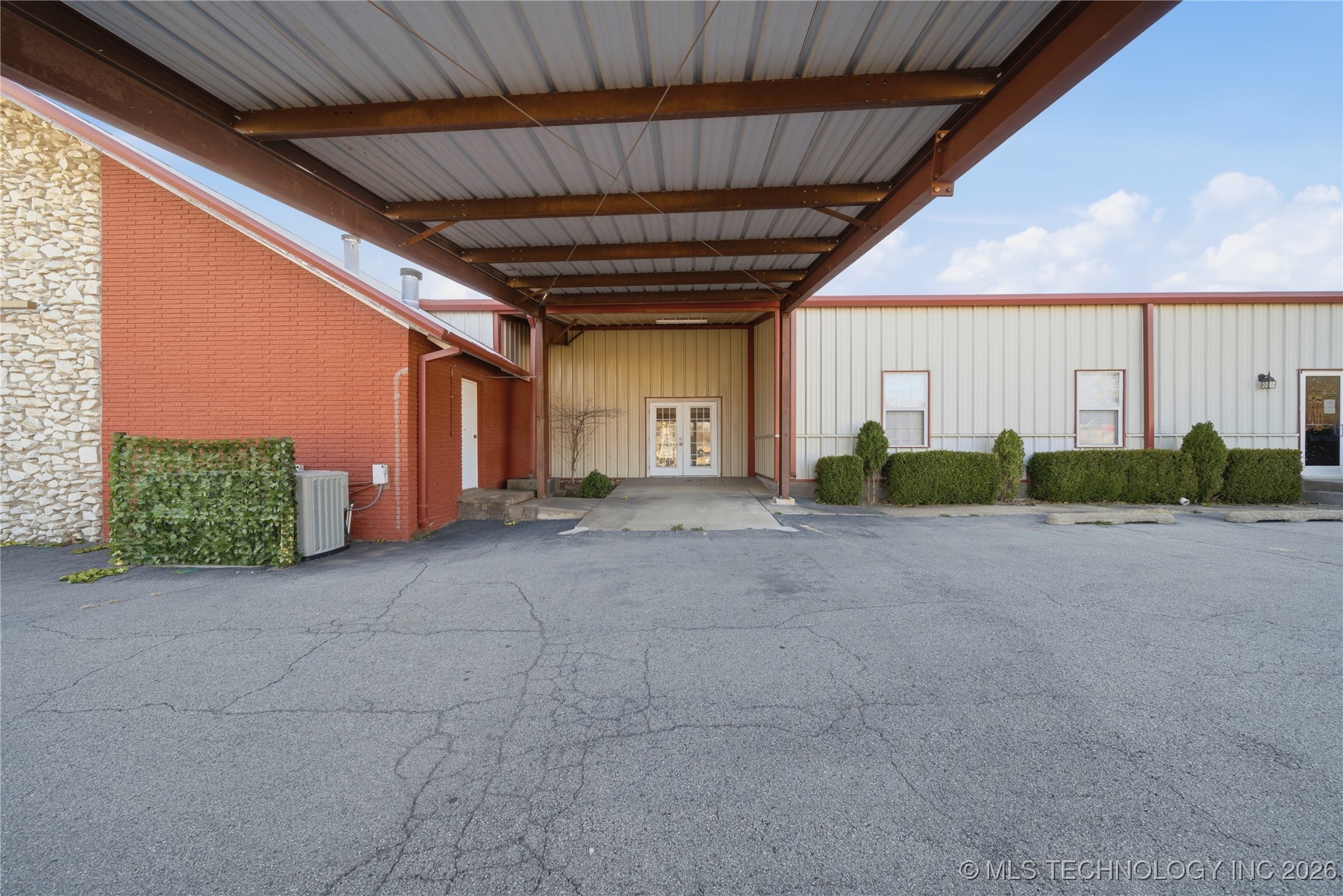 11710 S Memorial Drive Property Photo 12