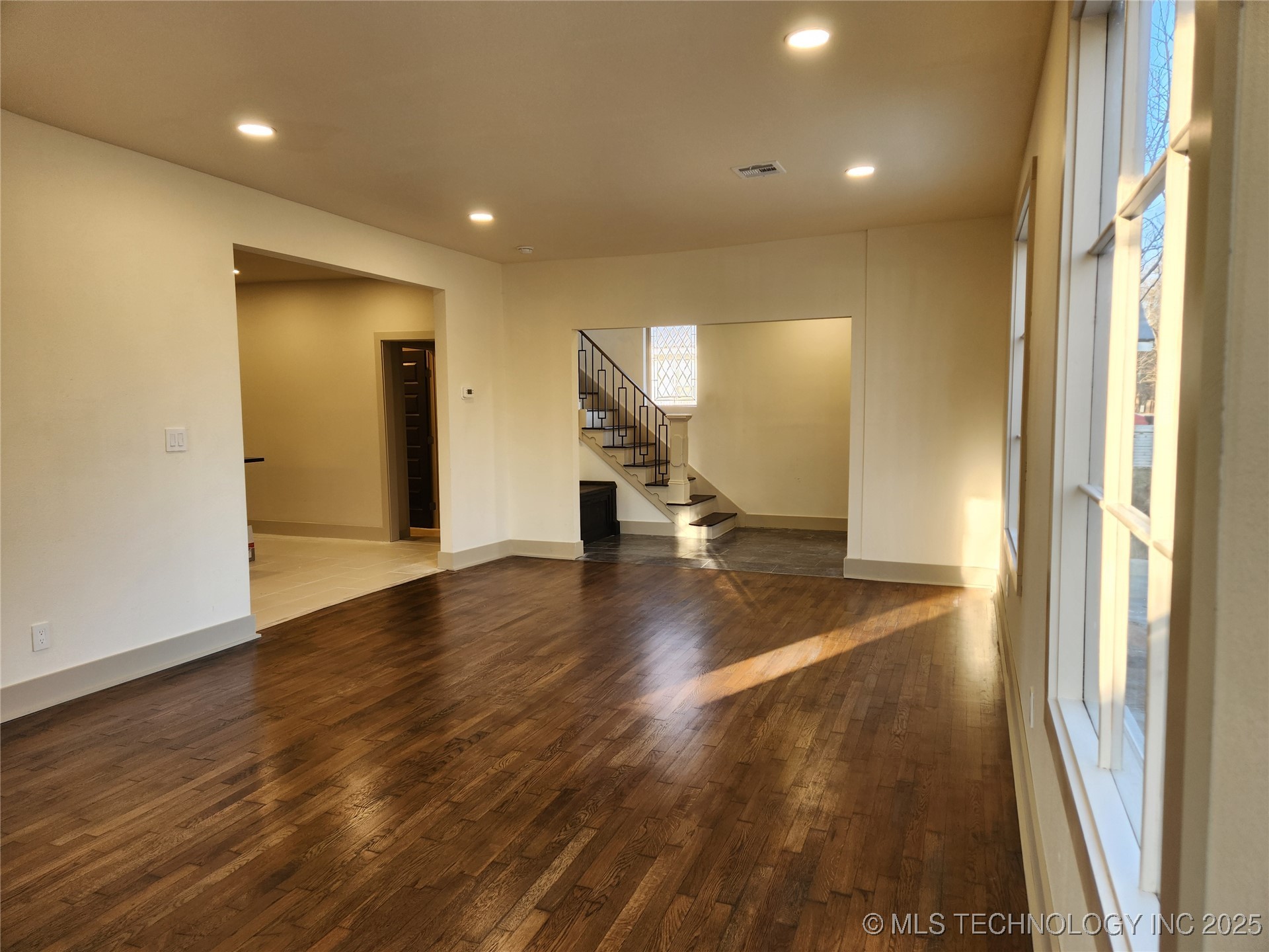 121 S Brown Street Property Photo 6