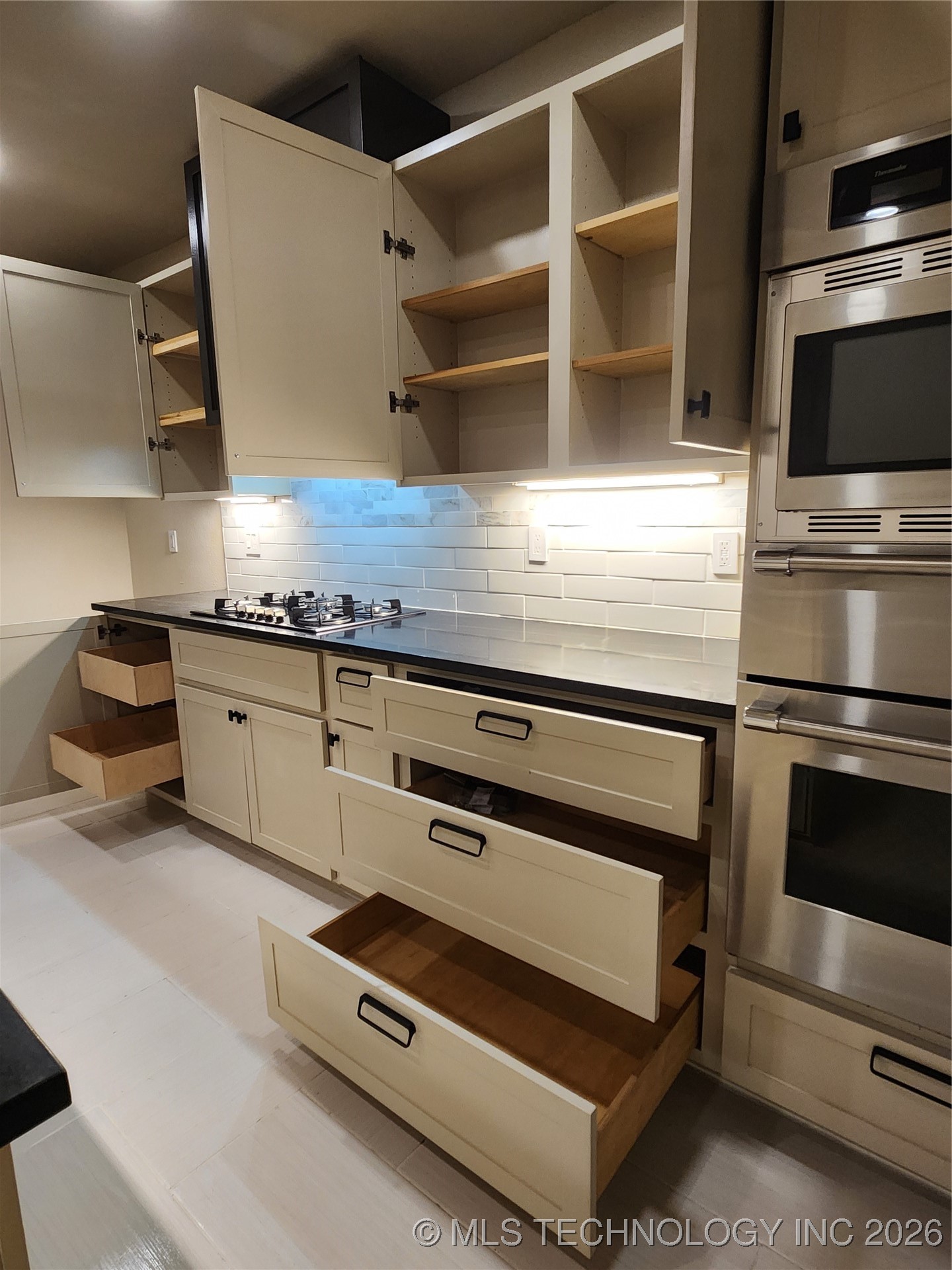 121 S Brown Street Property Photo 14