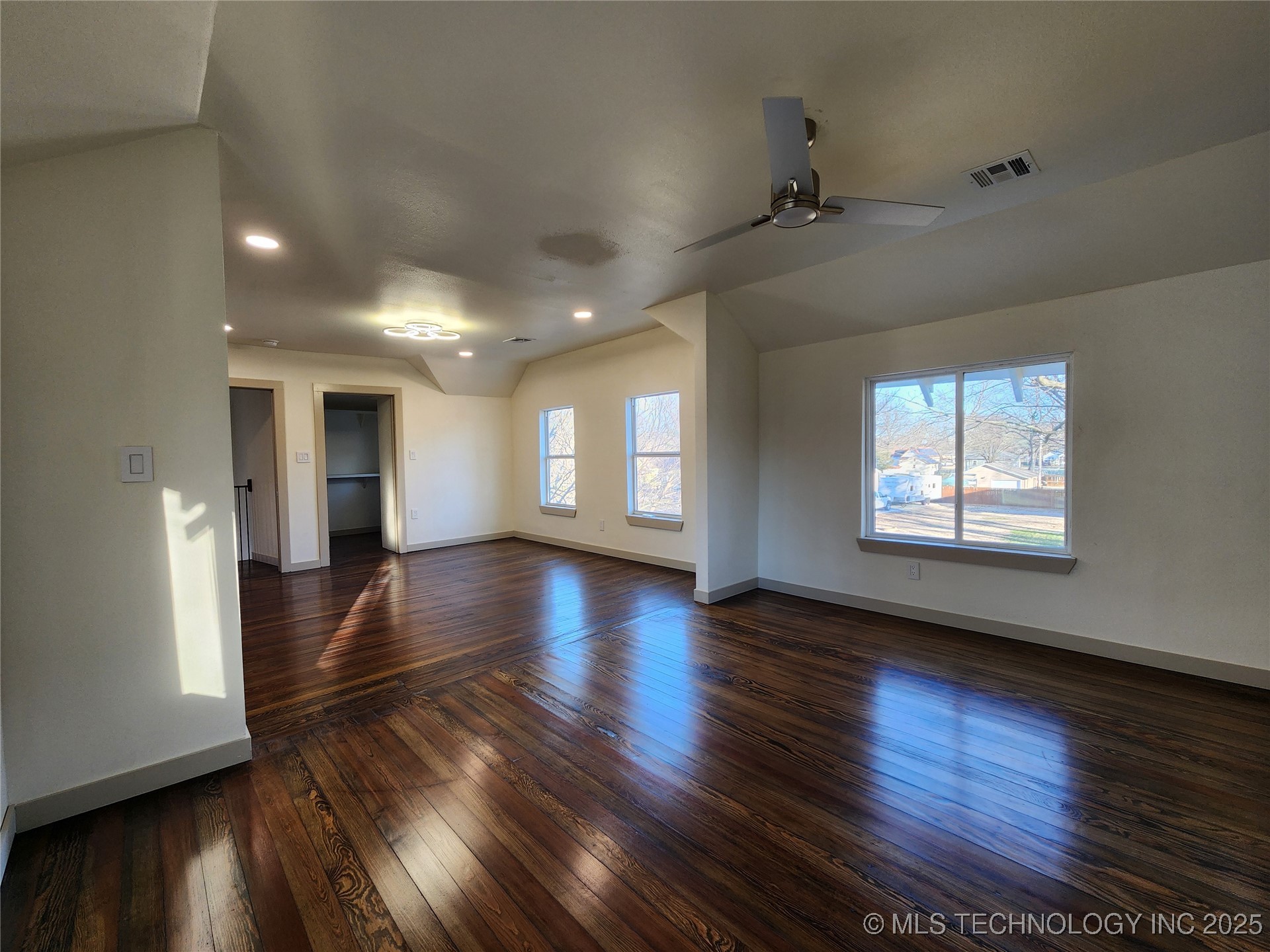 121 S Brown Street Property Photo 19