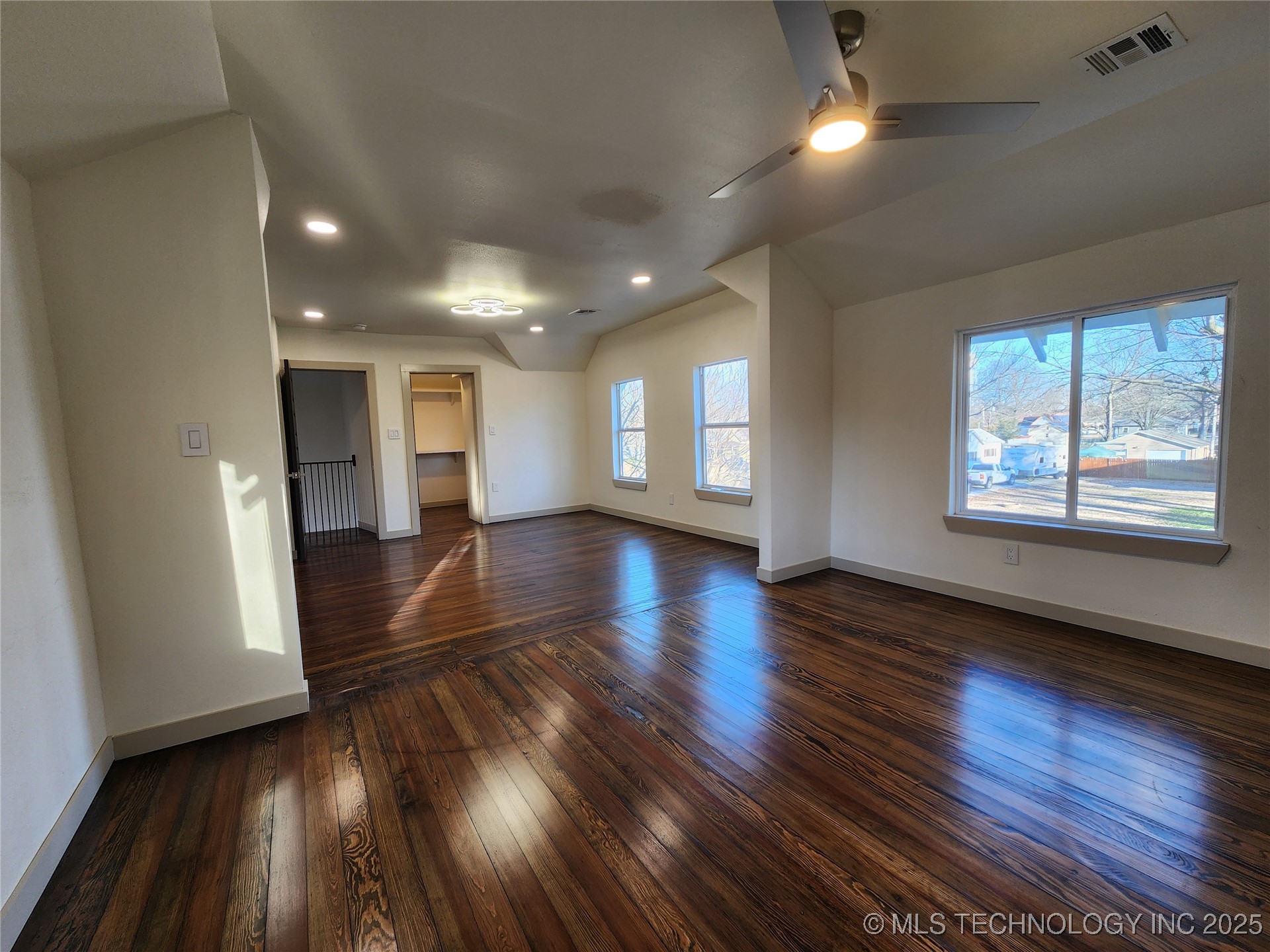 121 S Brown Street Property Photo 21