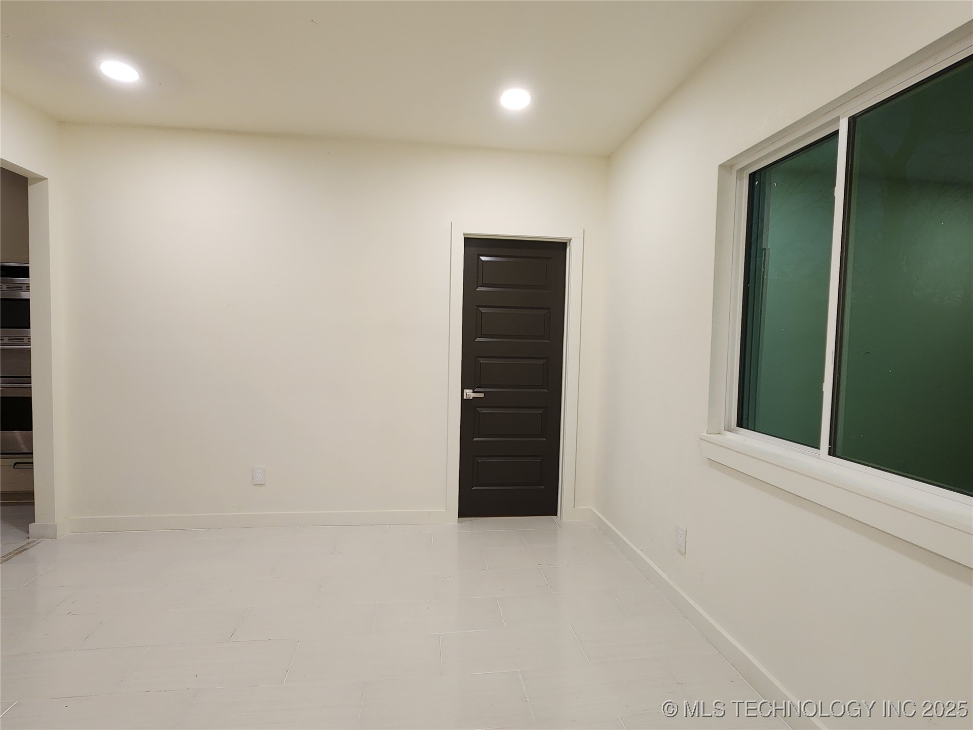 121 S Brown Street Property Photo 33