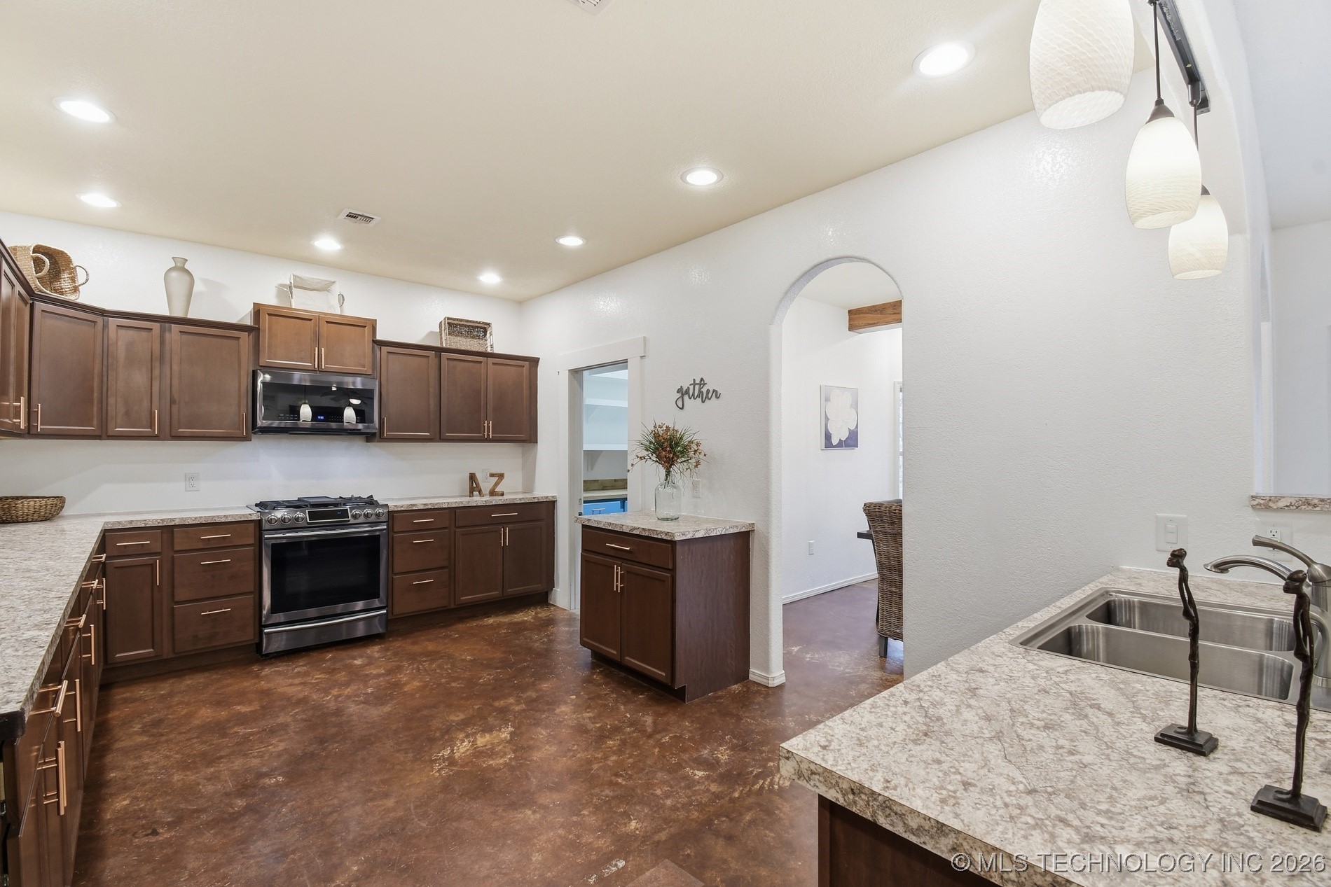 16698 S 433rd West Avenue Property Photo 8