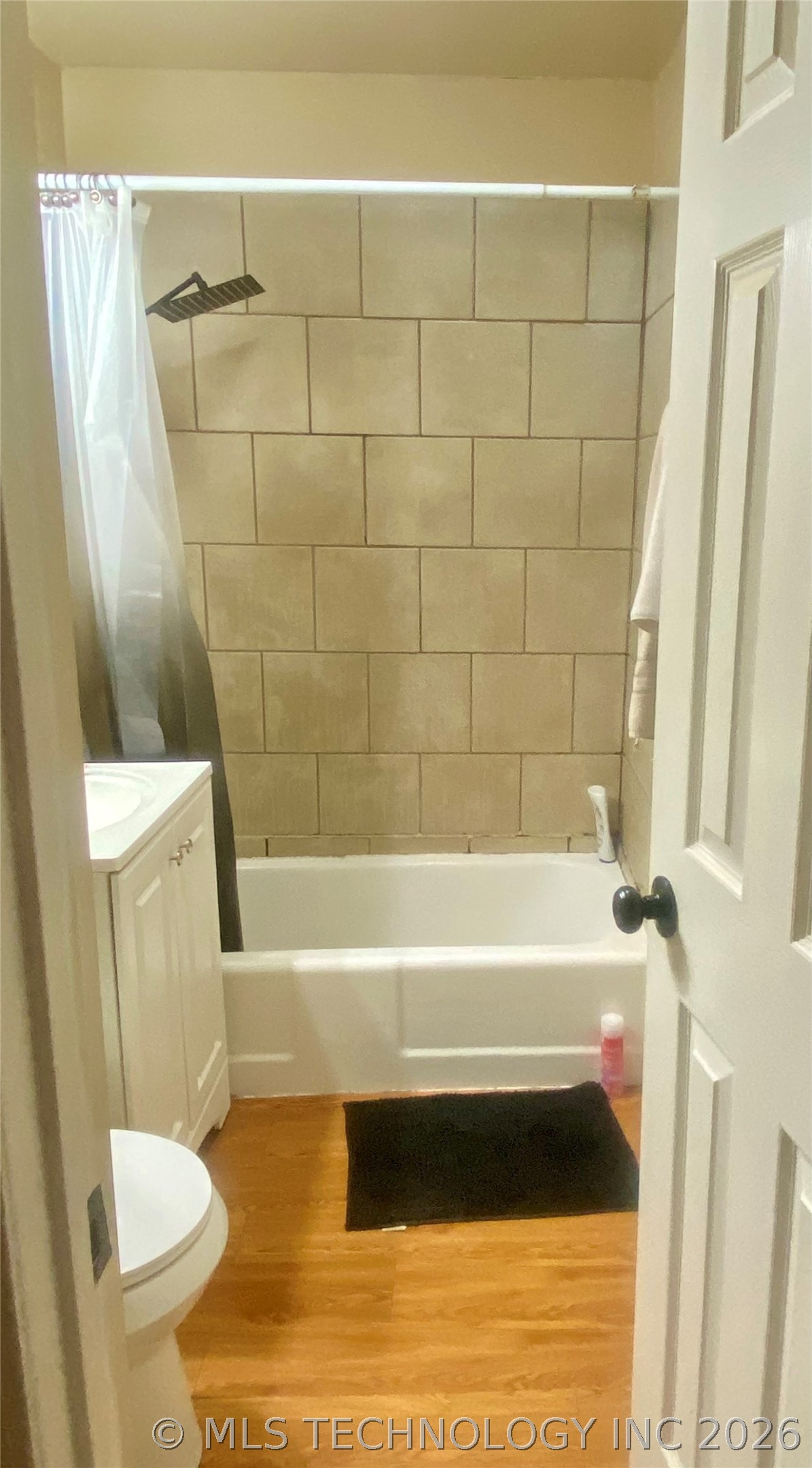 2462 N Oswego Avenue Property Photo 10