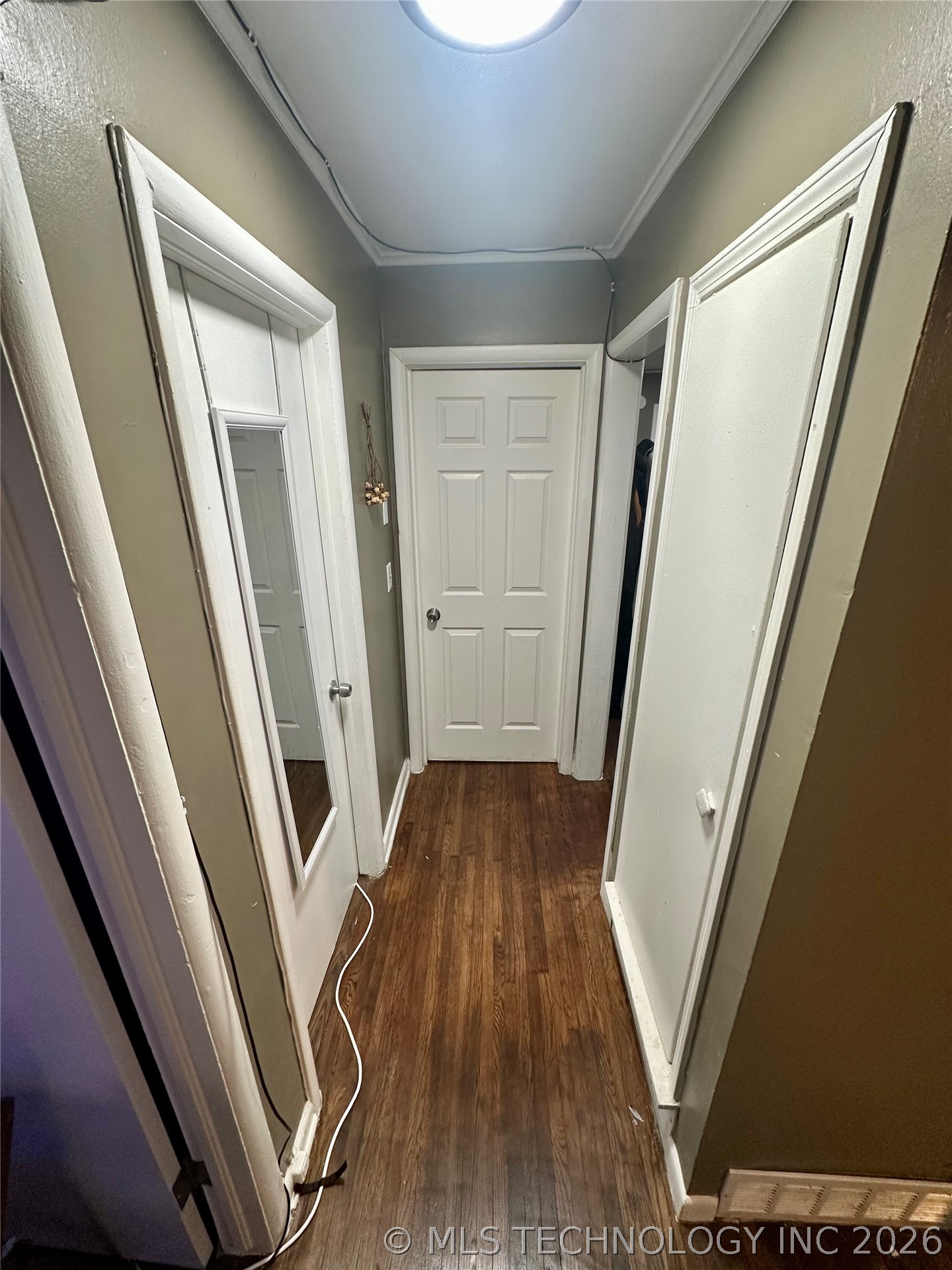 3174 N Iroquois Avenue Property Photo 5