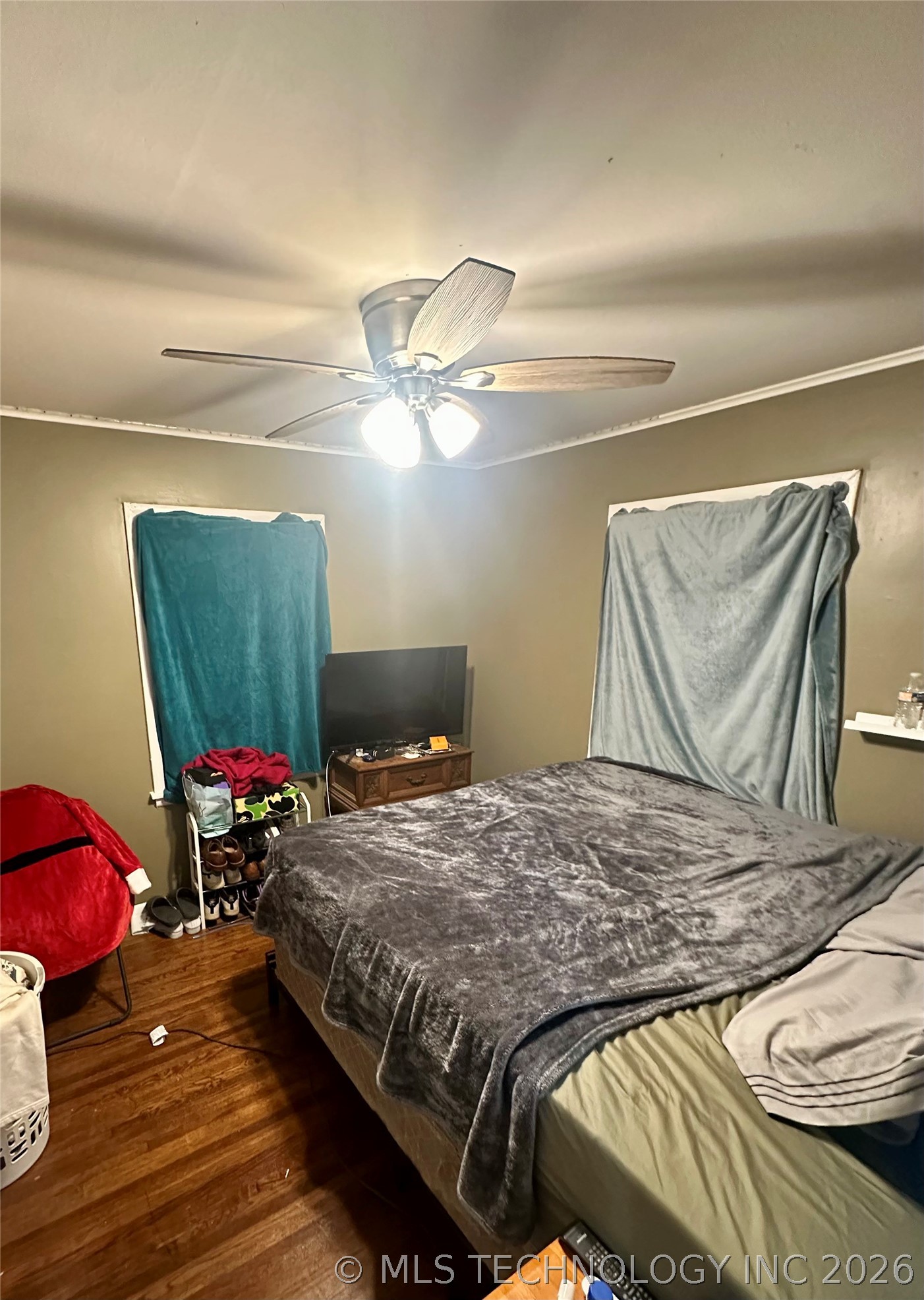 3174 N Iroquois Avenue Property Photo 7