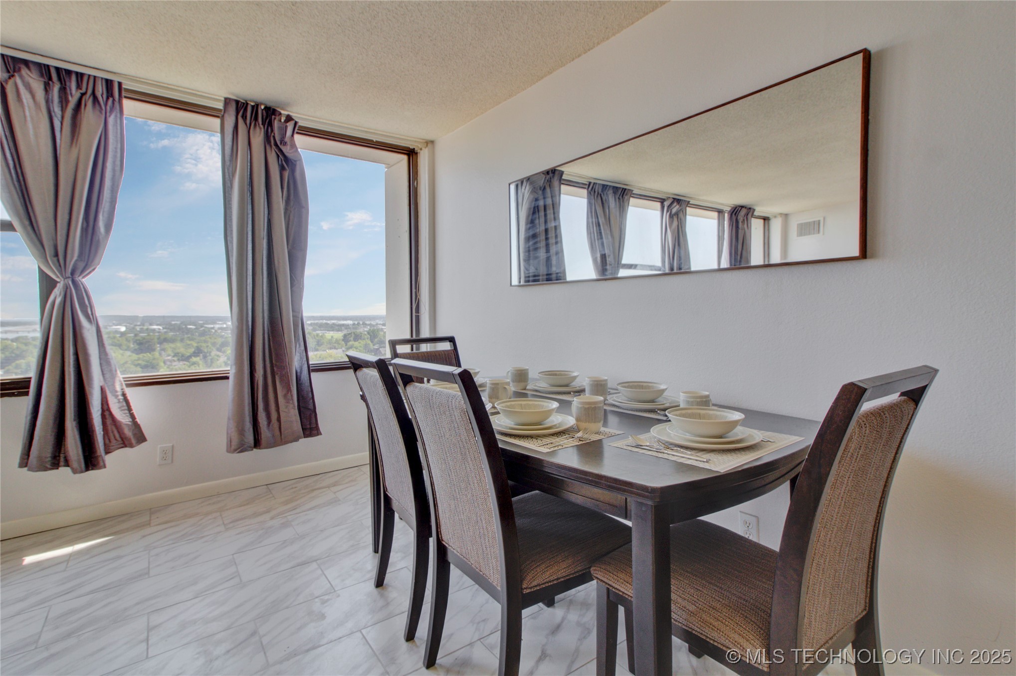 410 W 7th Street 1521 Property Photo 6