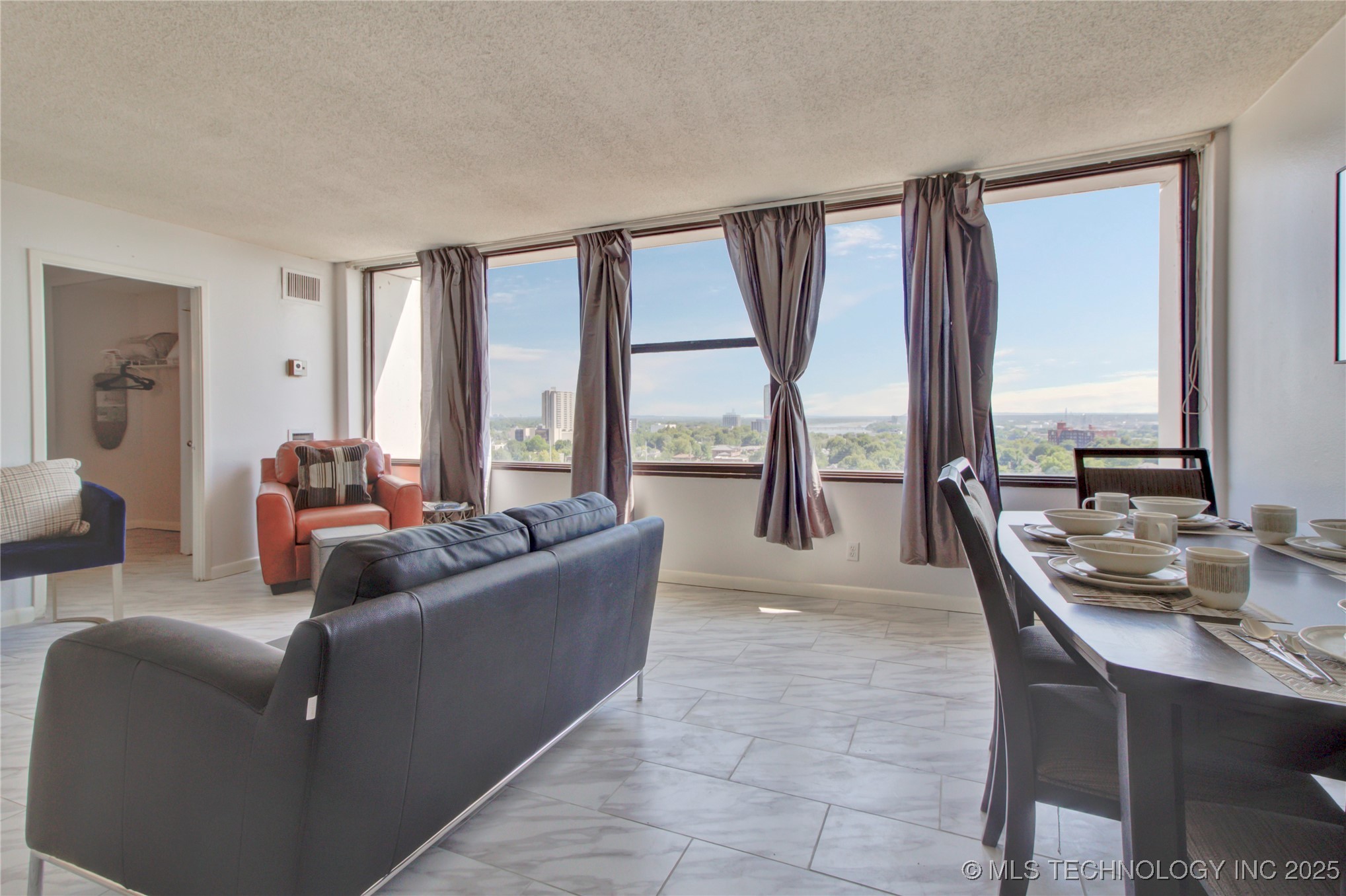 410 W 7th Street 1521 Property Photo 8