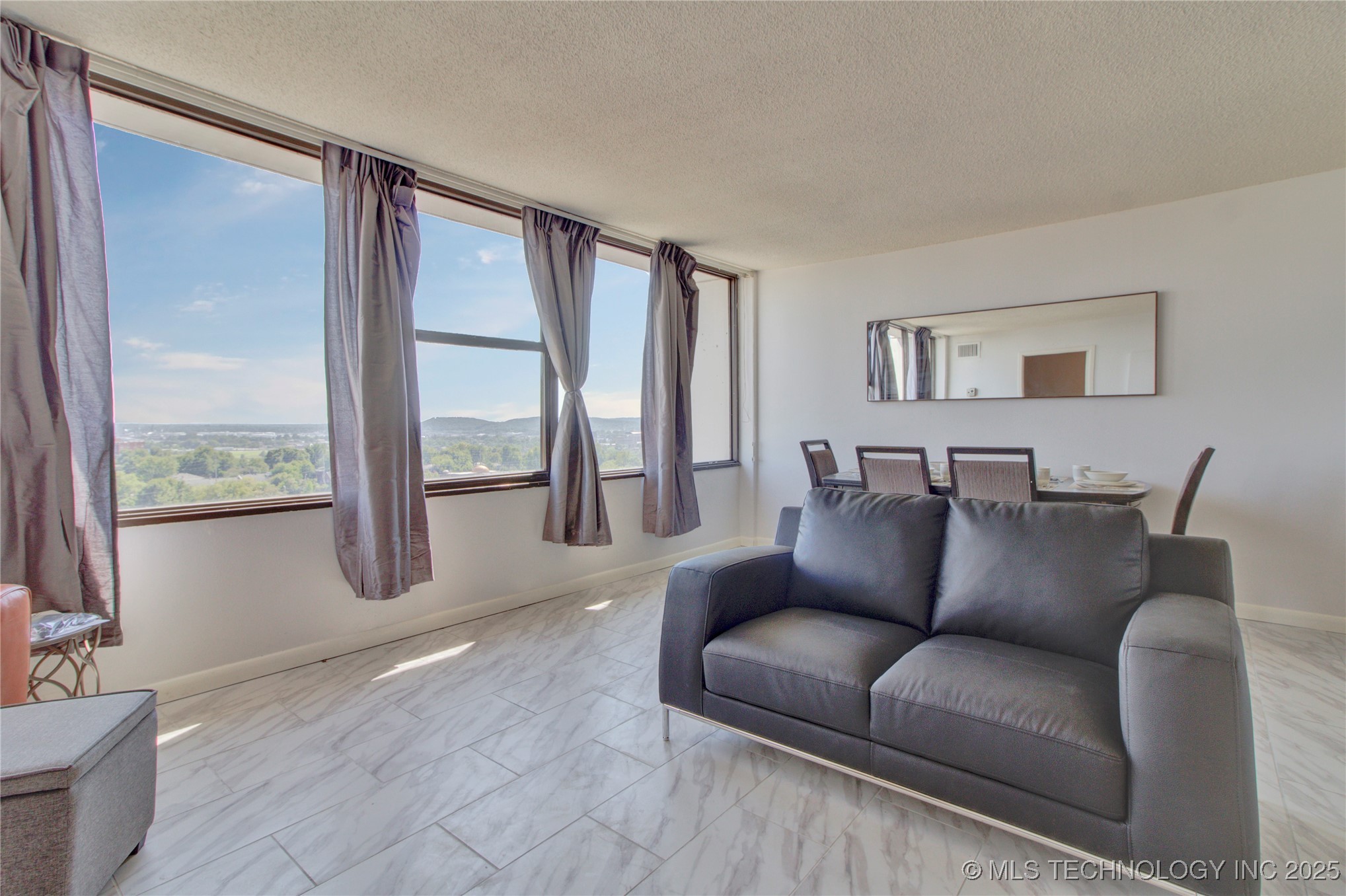 410 W 7th Street 1521 Property Photo 9