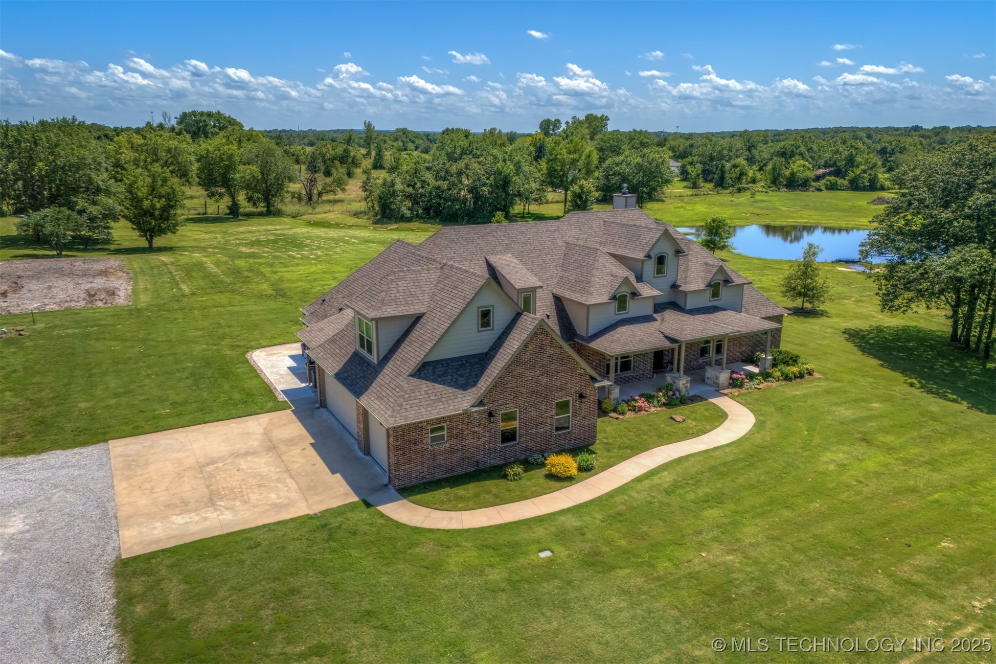 22322 E 121 Street S Property Photo 2