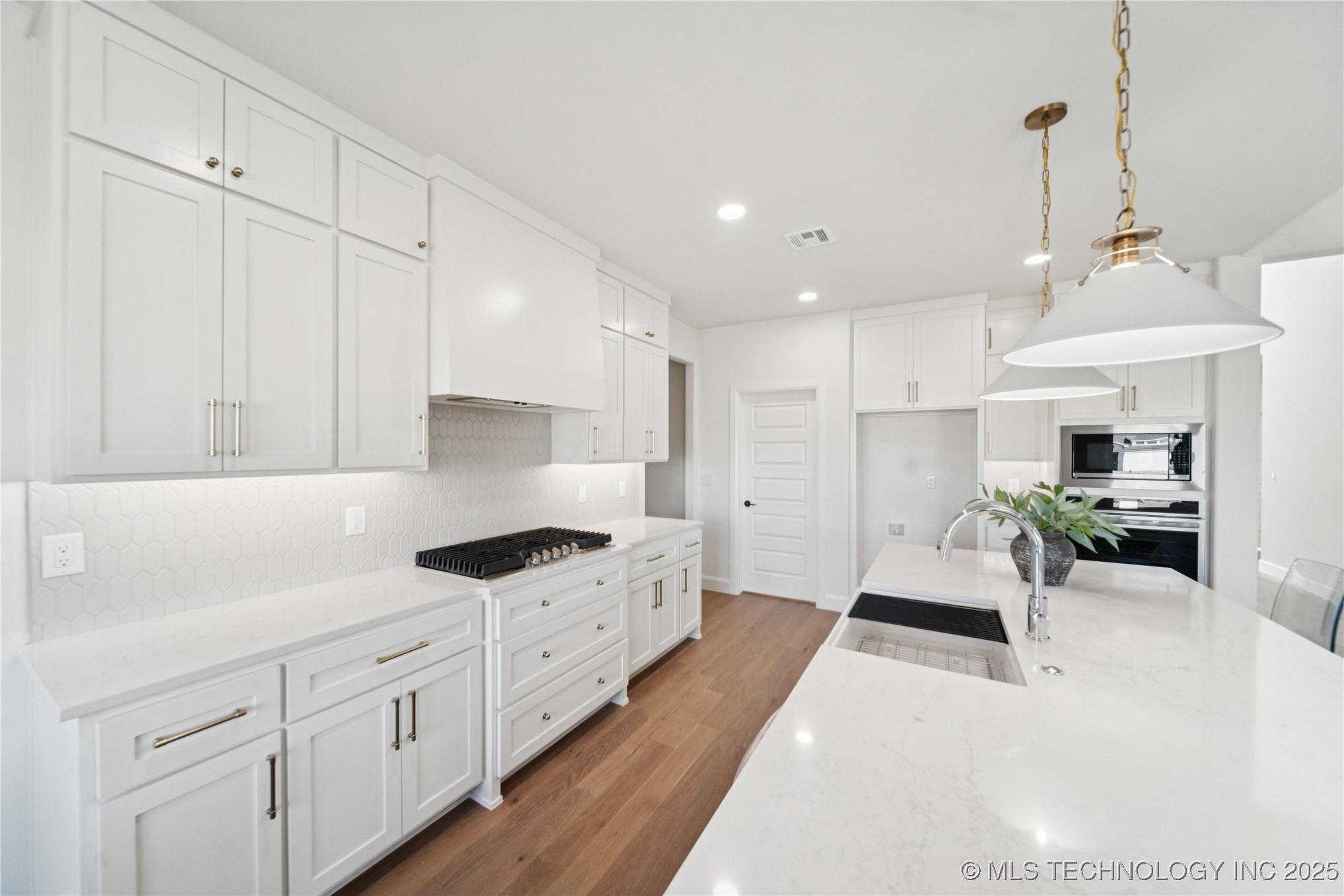 22925 E 107th Street S Property Photo 13