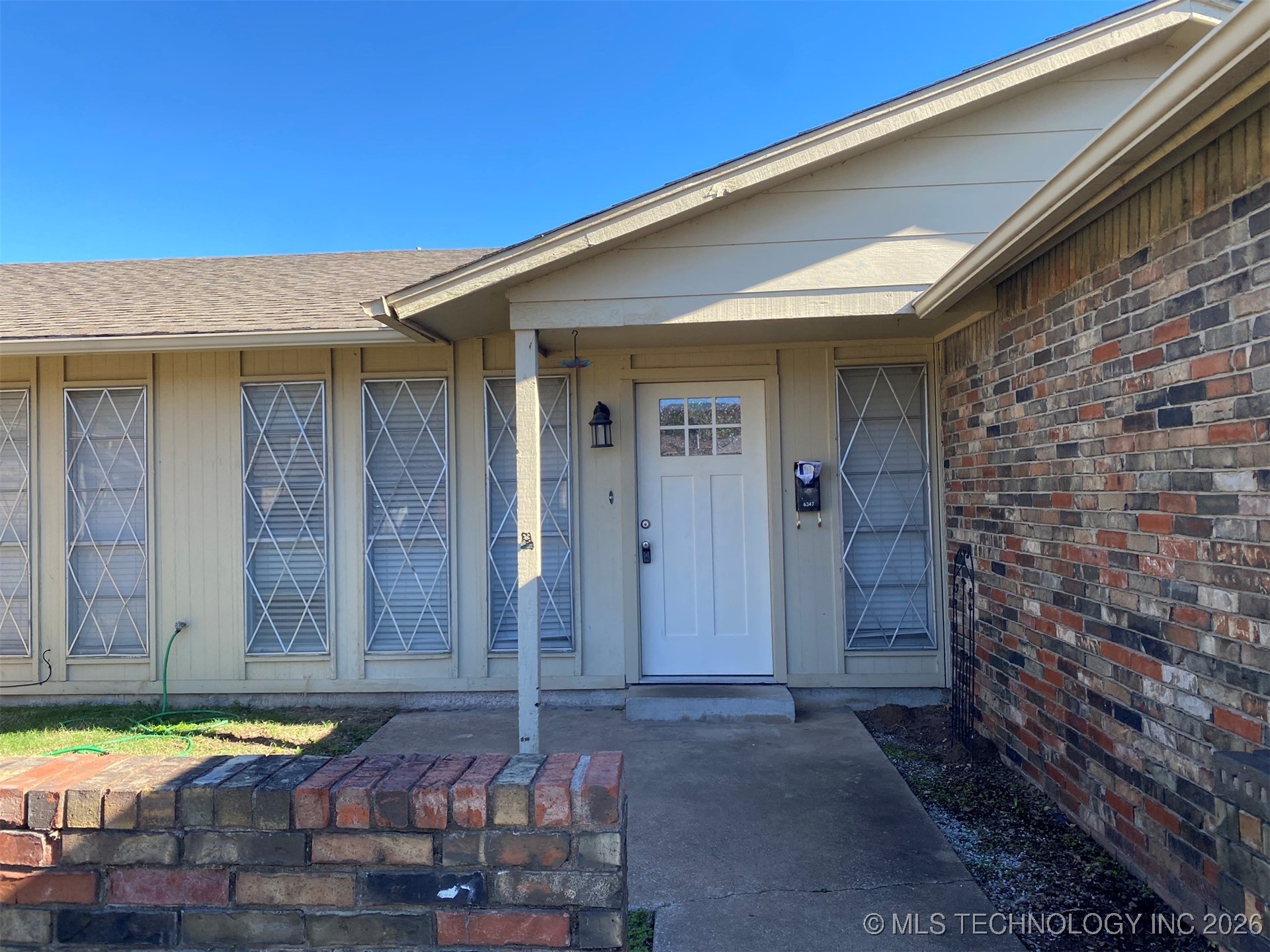 6347 S Madison Place Property Photo 2