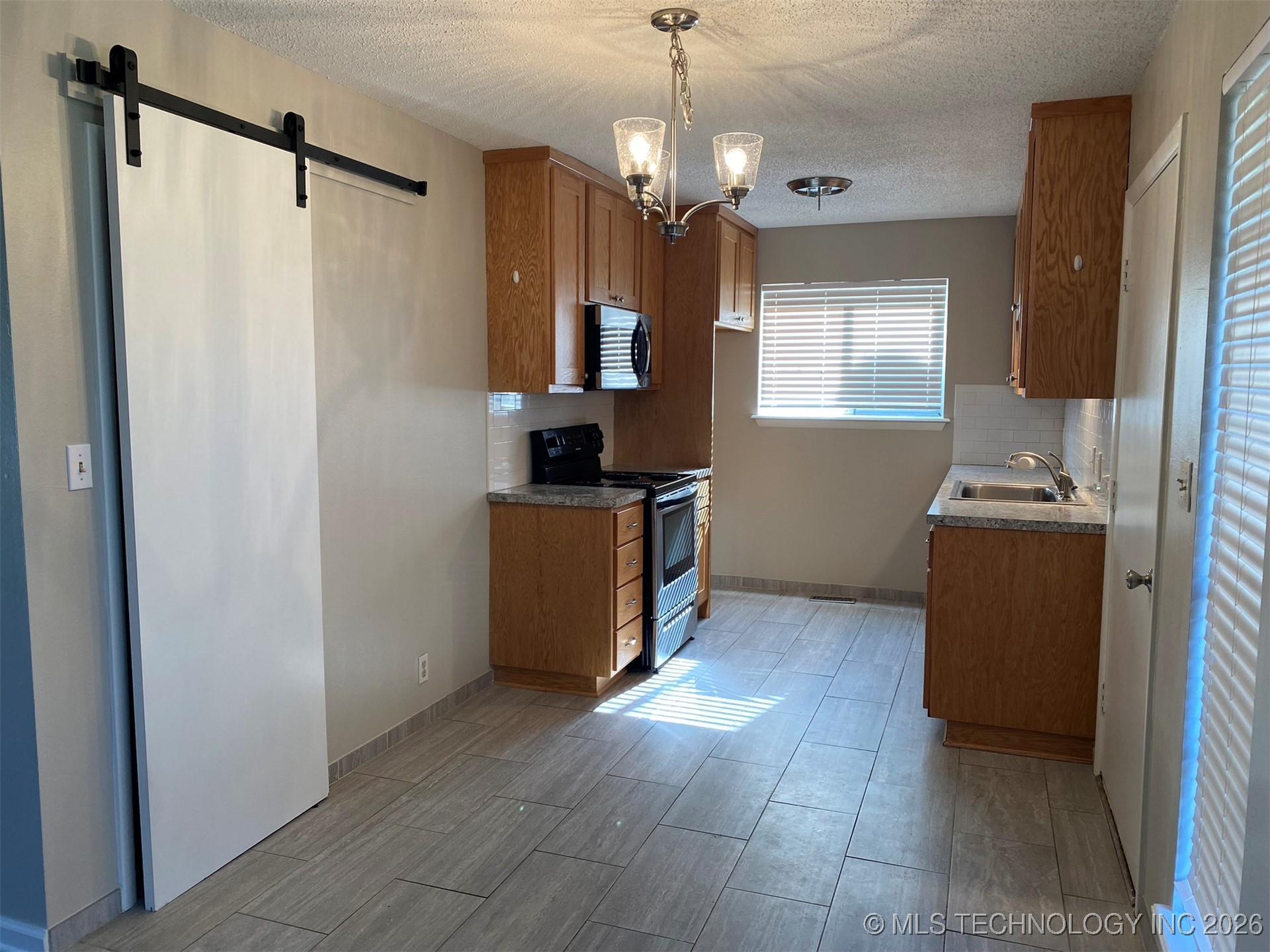 6347 S Madison Place Property Photo 6