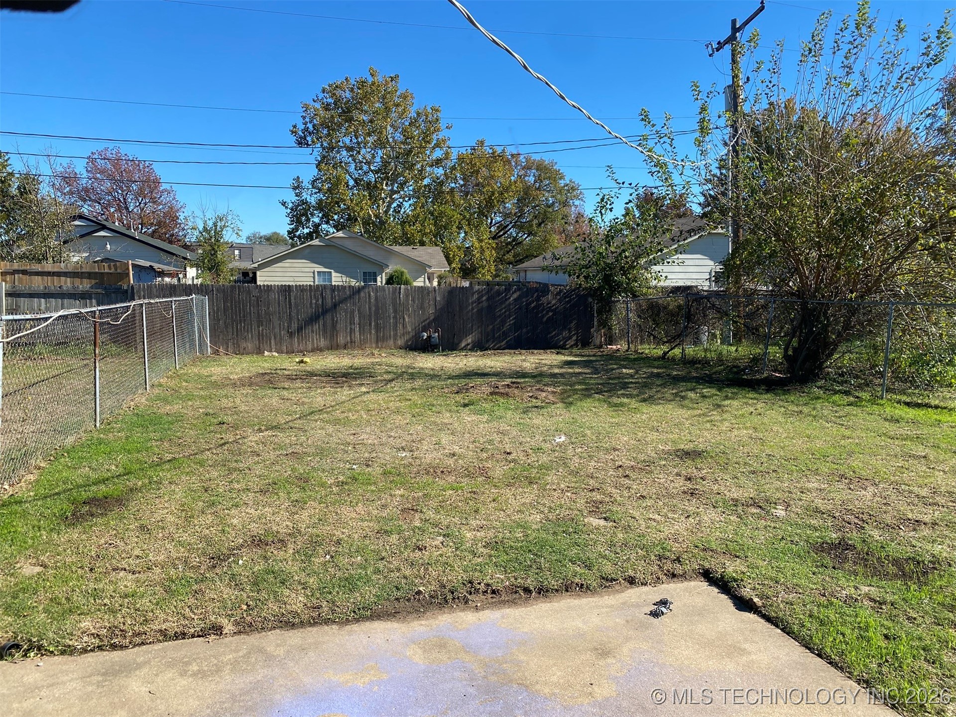 6347 S Madison Place Property Photo 14