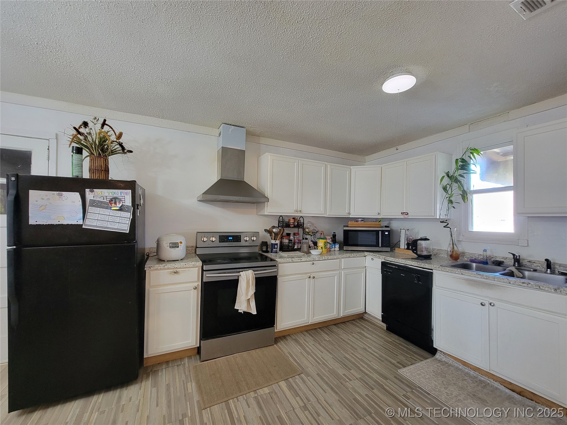 30479 State Highway 9 Property Photo 3