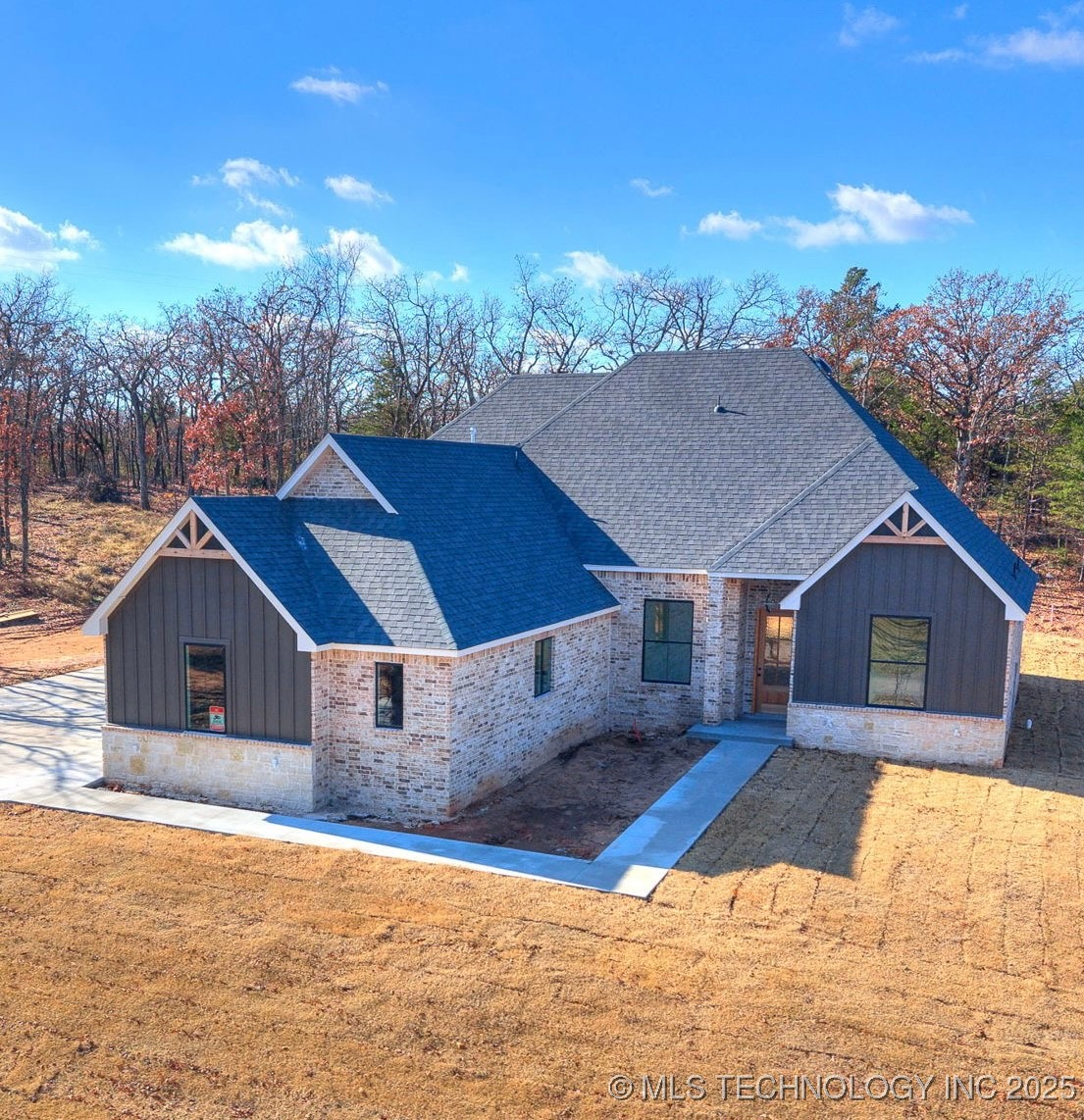 15919 Vernon Circle Property Photo 1