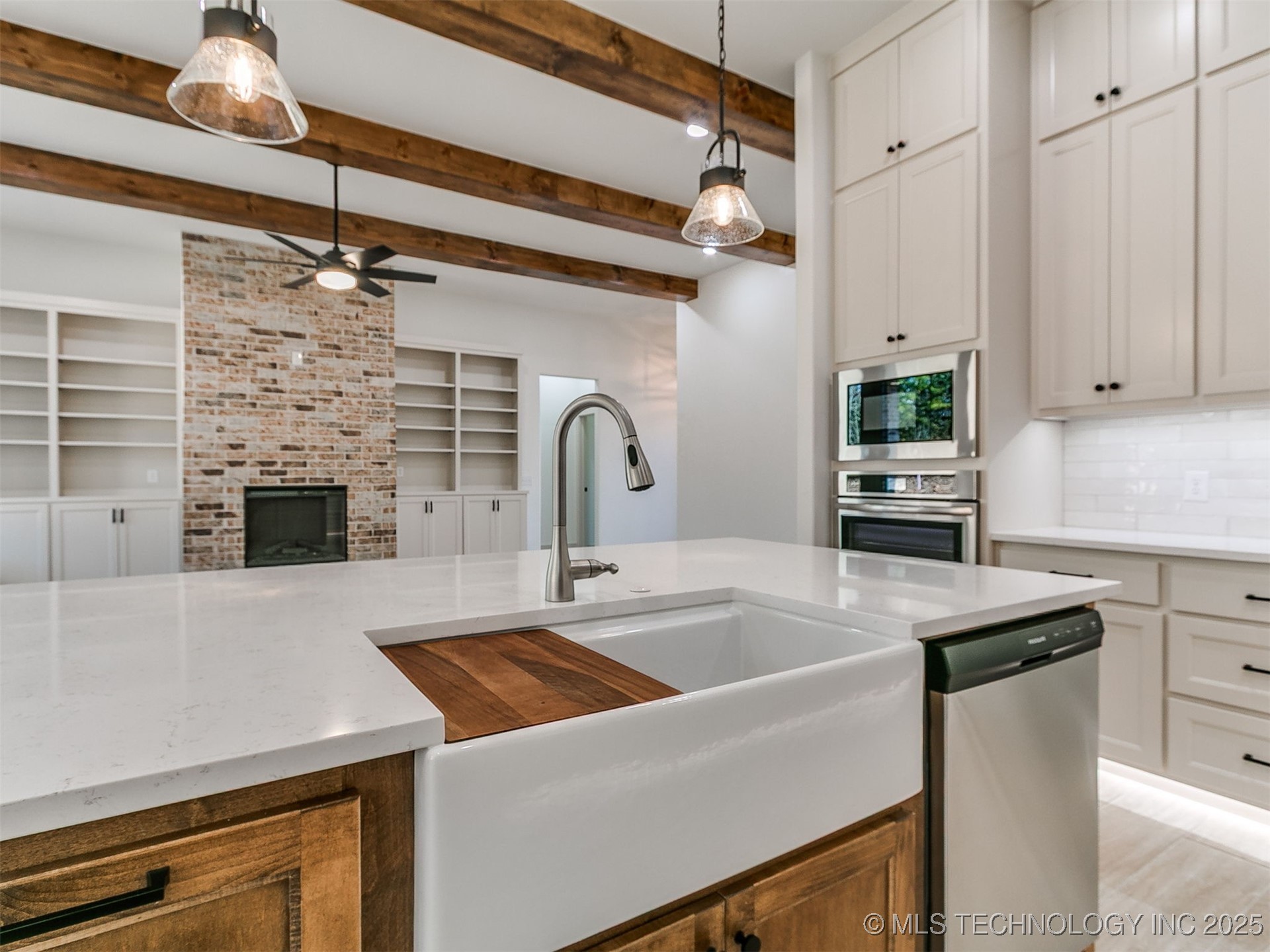 15919 Vernon Circle Property Photo 16