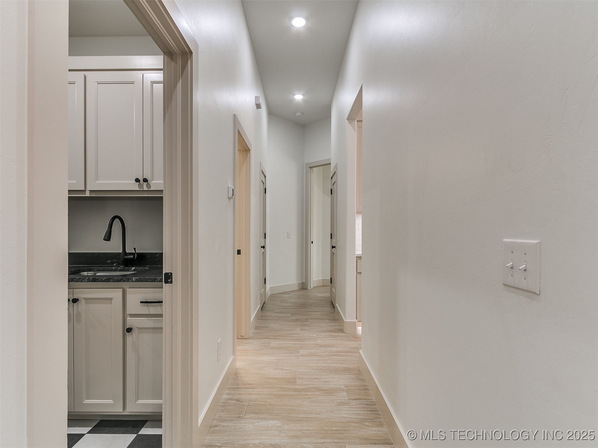 15919 Vernon Circle Property Photo 22