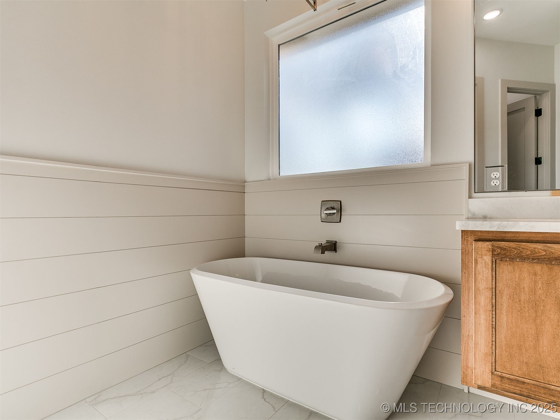 15919 Vernon Circle Property Photo 27