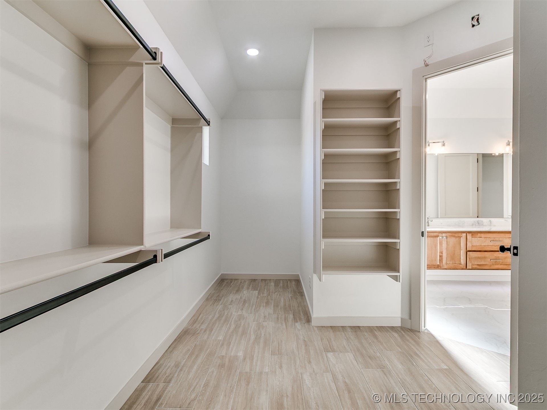 15919 Vernon Circle Property Photo 31