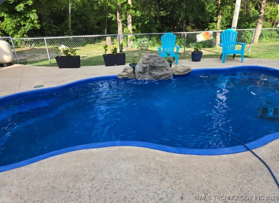 417558 Bridgeport Road Property Photo 3