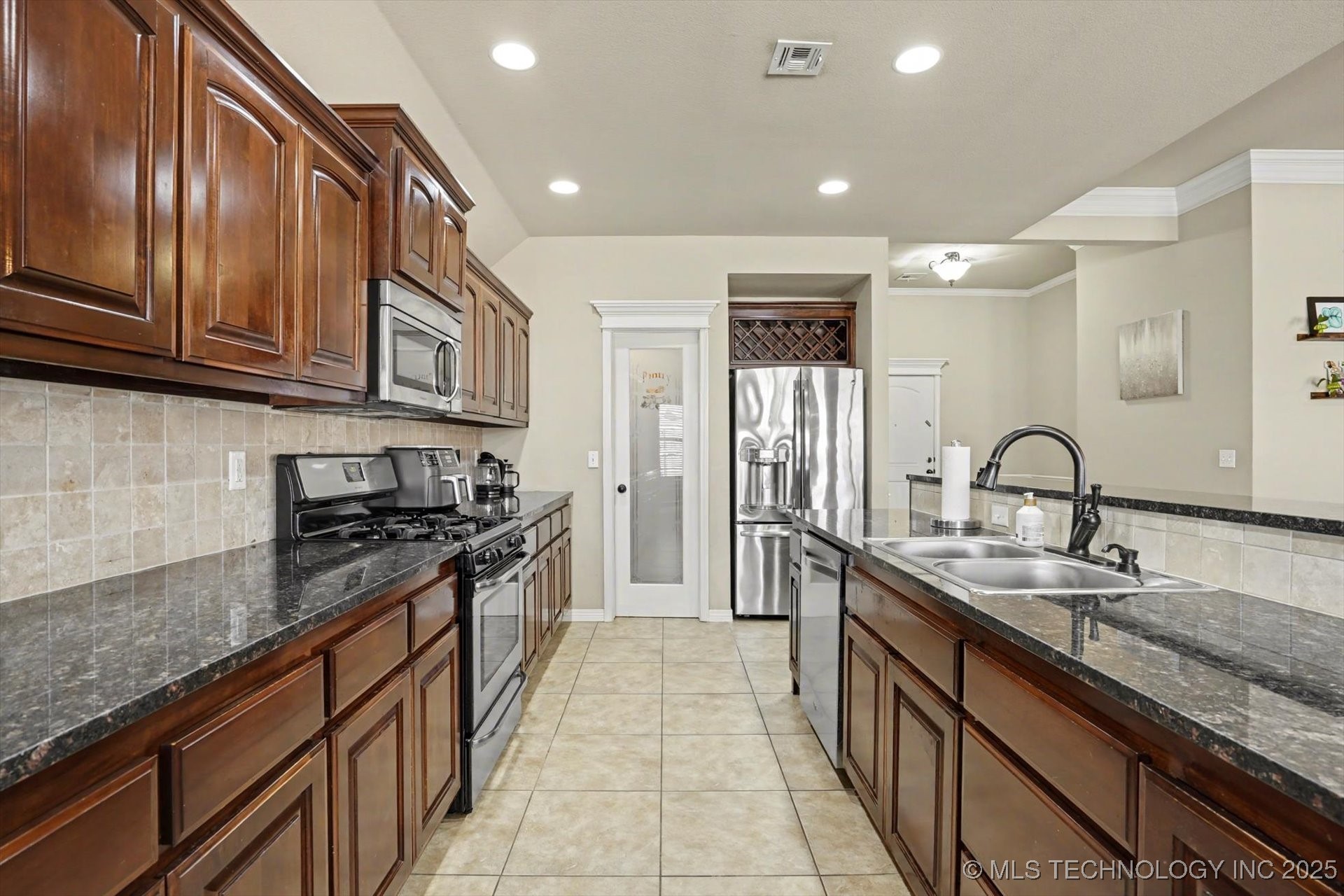 12113 E 69th Street N Property Photo 16