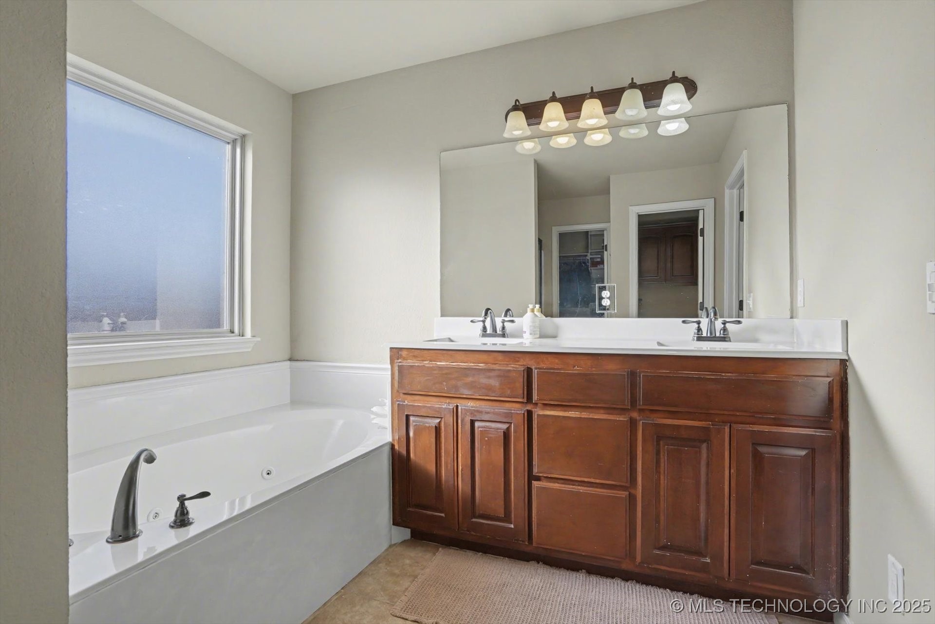 12113 E 69th Street N Property Photo 25