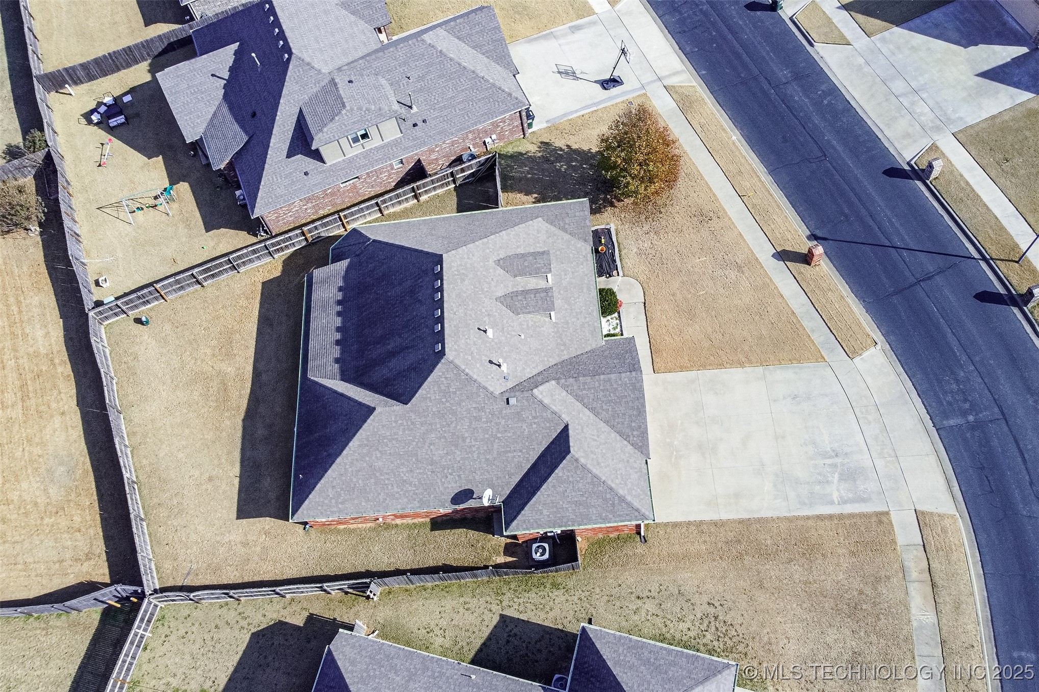 12113 E 69th Street N Property Photo 41