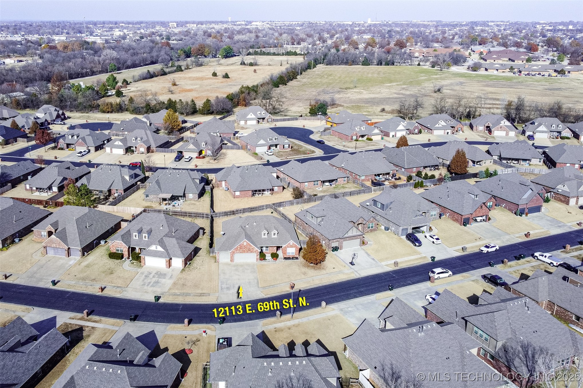 12113 E 69th Street N Property Photo 42