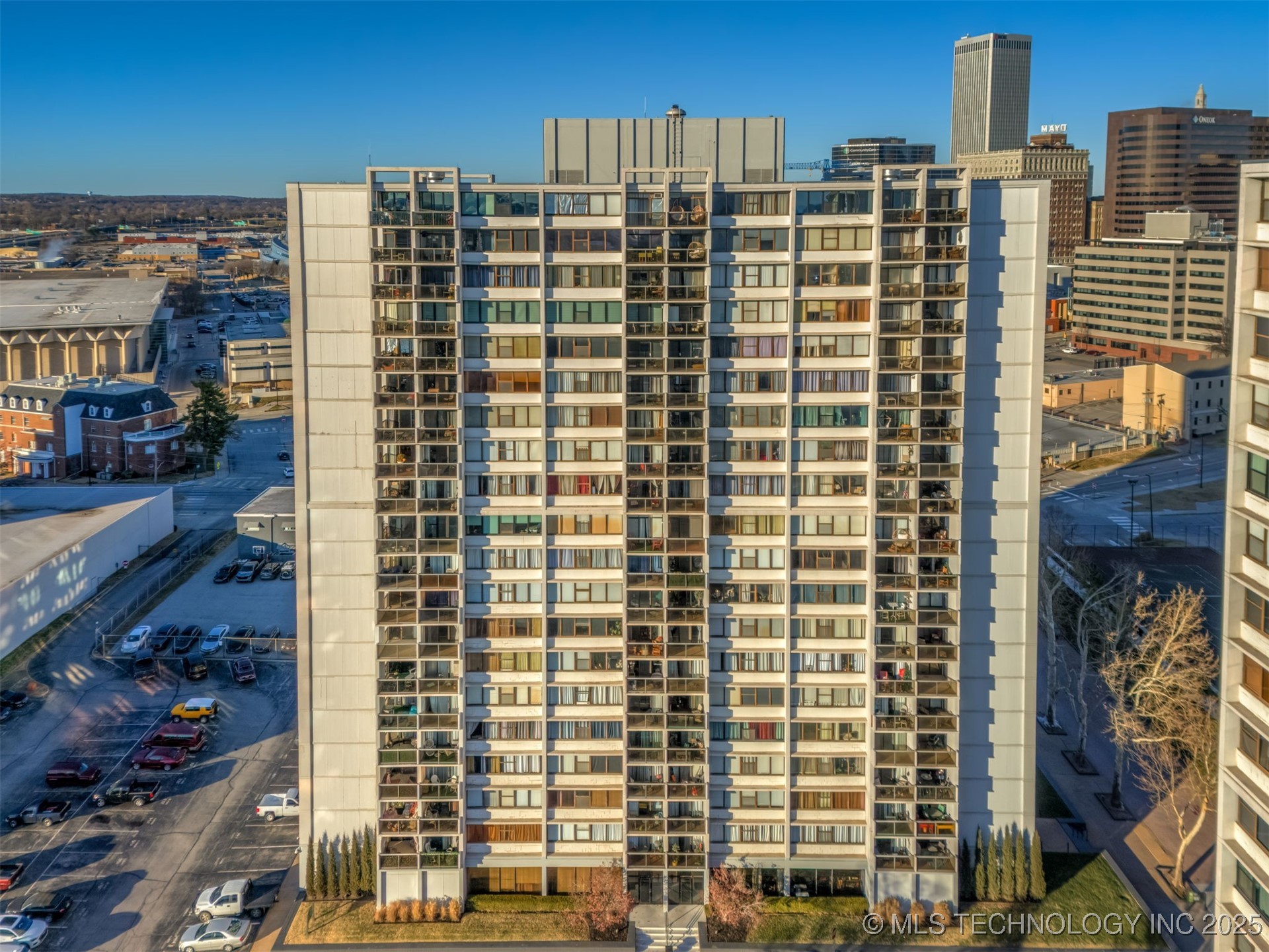 450 W 7th Street 910 Property Photo 1