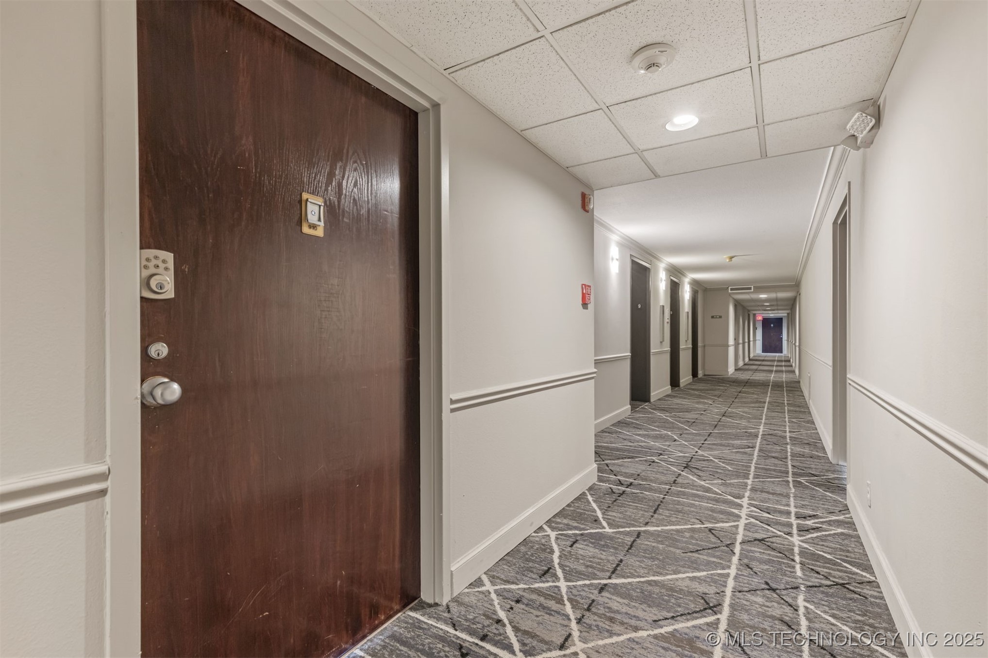 450 W 7th Street 910 Property Photo 4