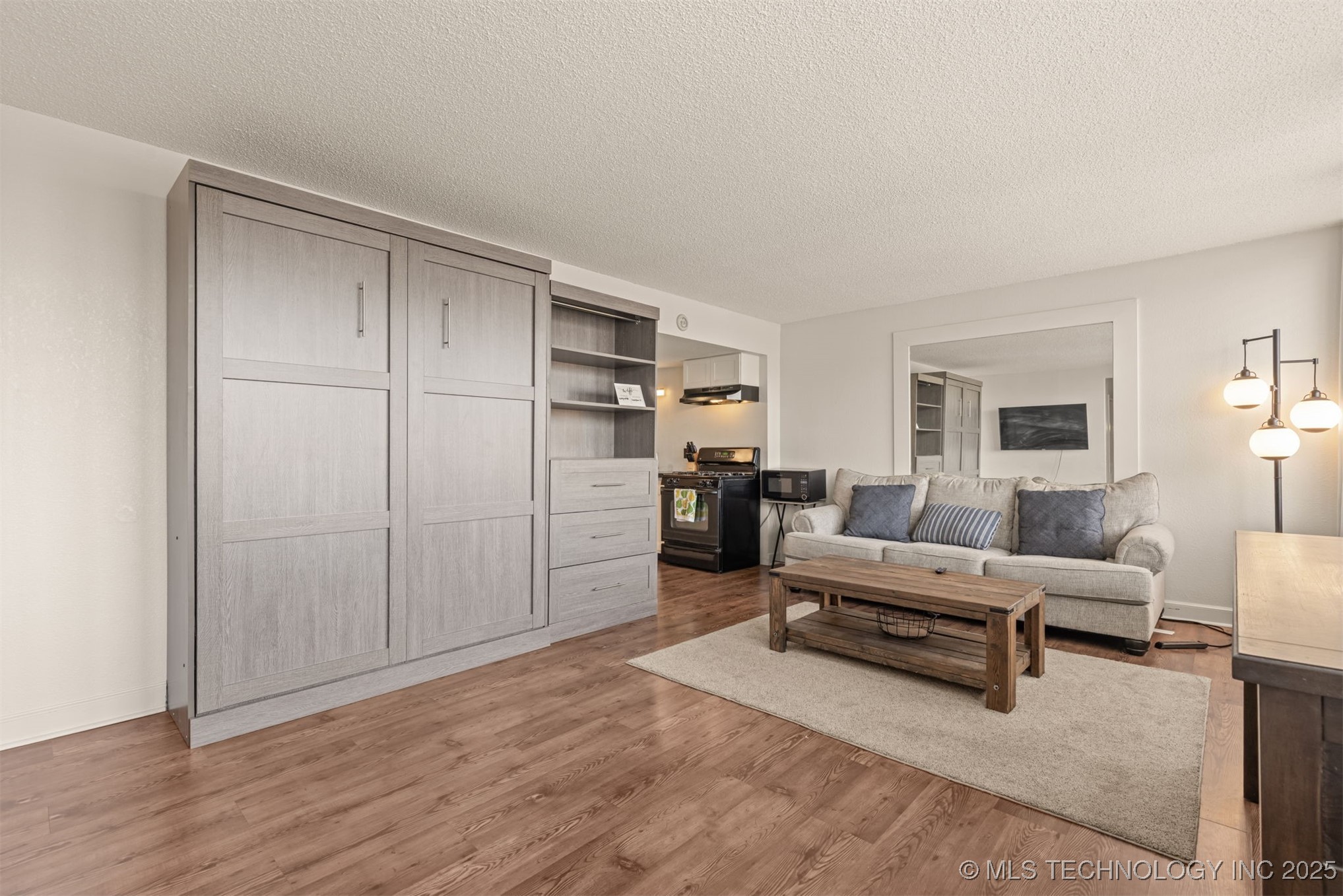 450 W 7th Street 910 Property Photo 18