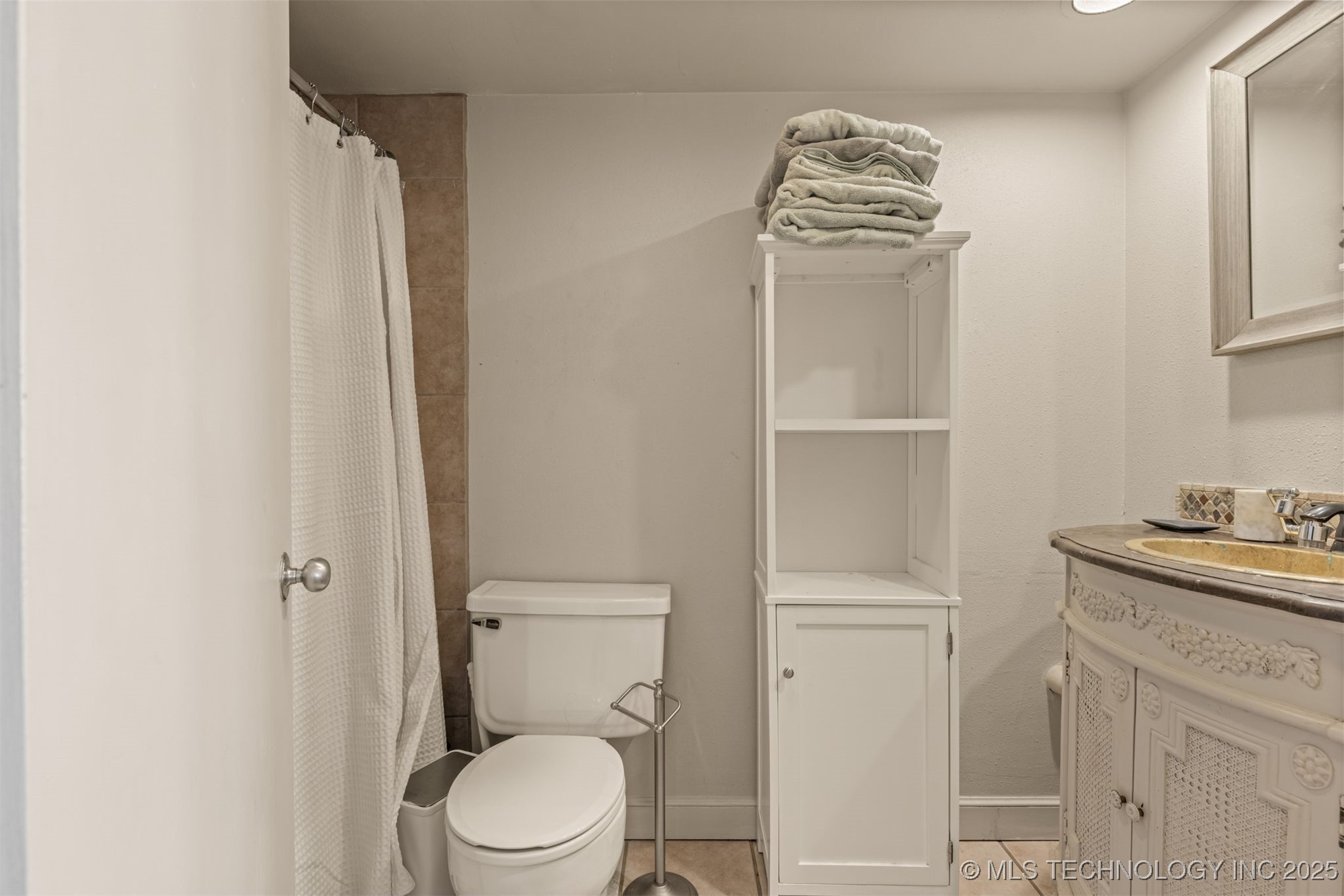 450 W 7th Street 910 Property Photo 24