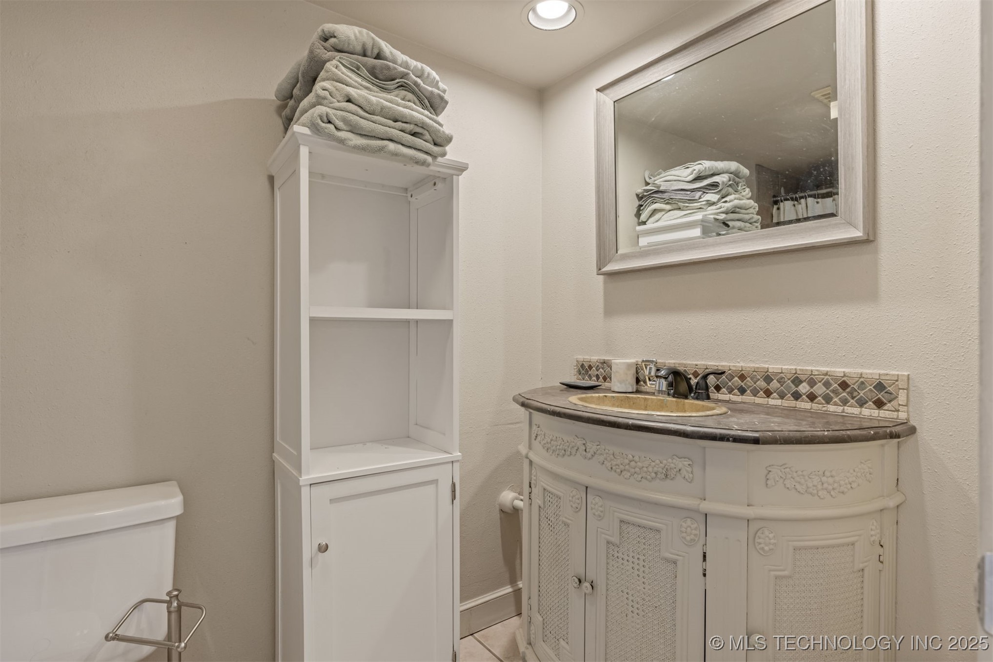 450 W 7th Street 910 Property Photo 25