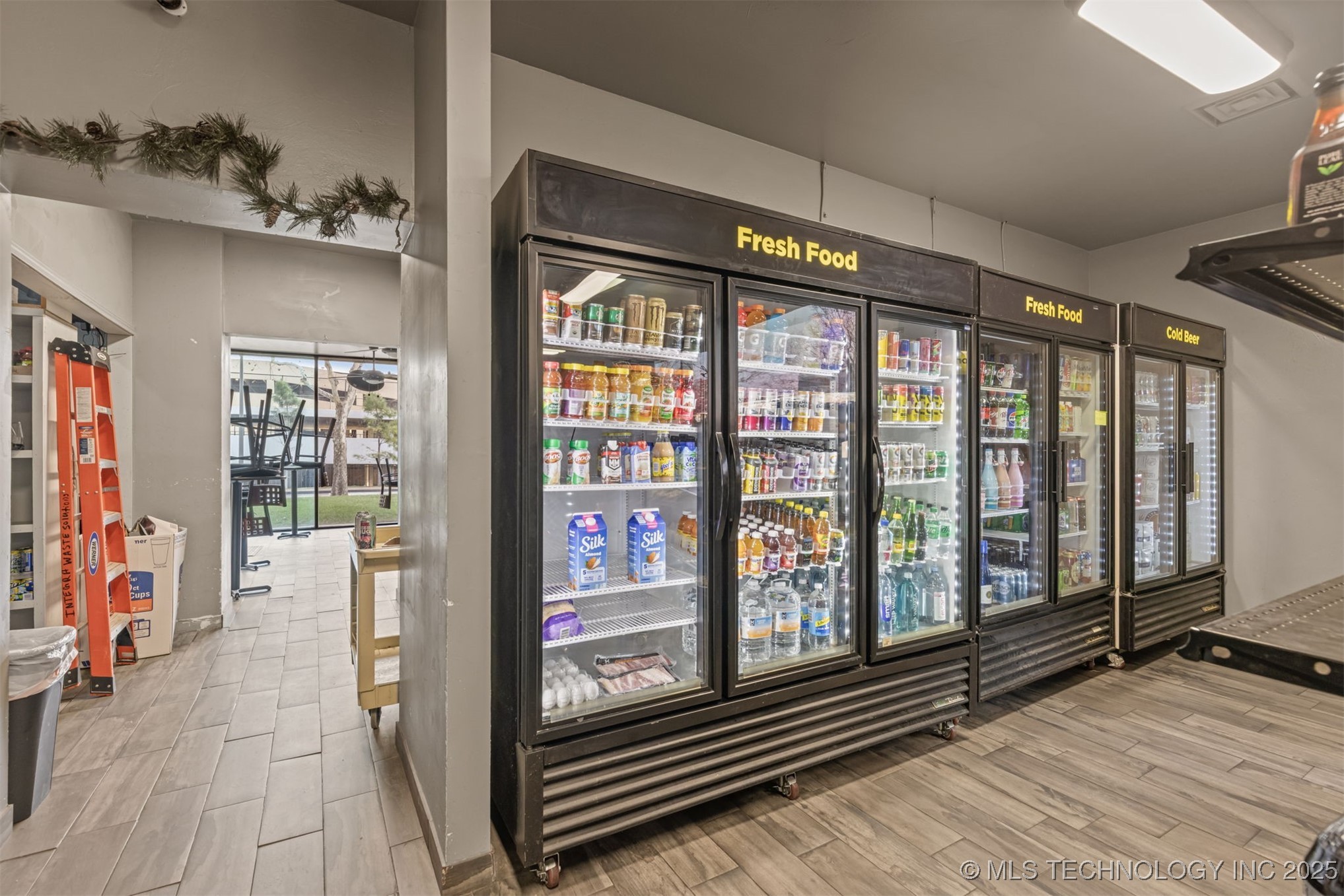 450 W 7th Street 910 Property Photo 34