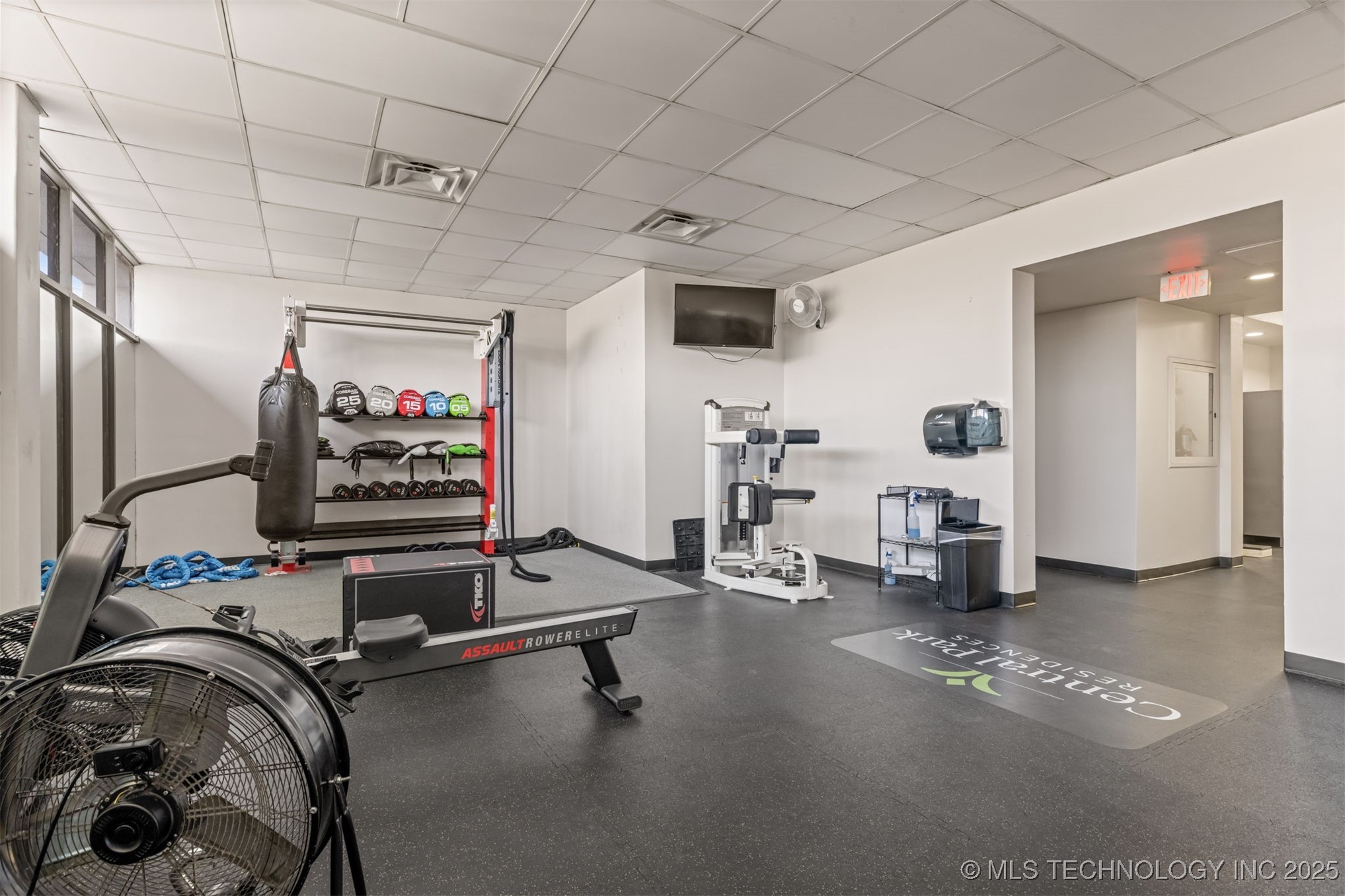 450 W 7th Street 910 Property Photo 39