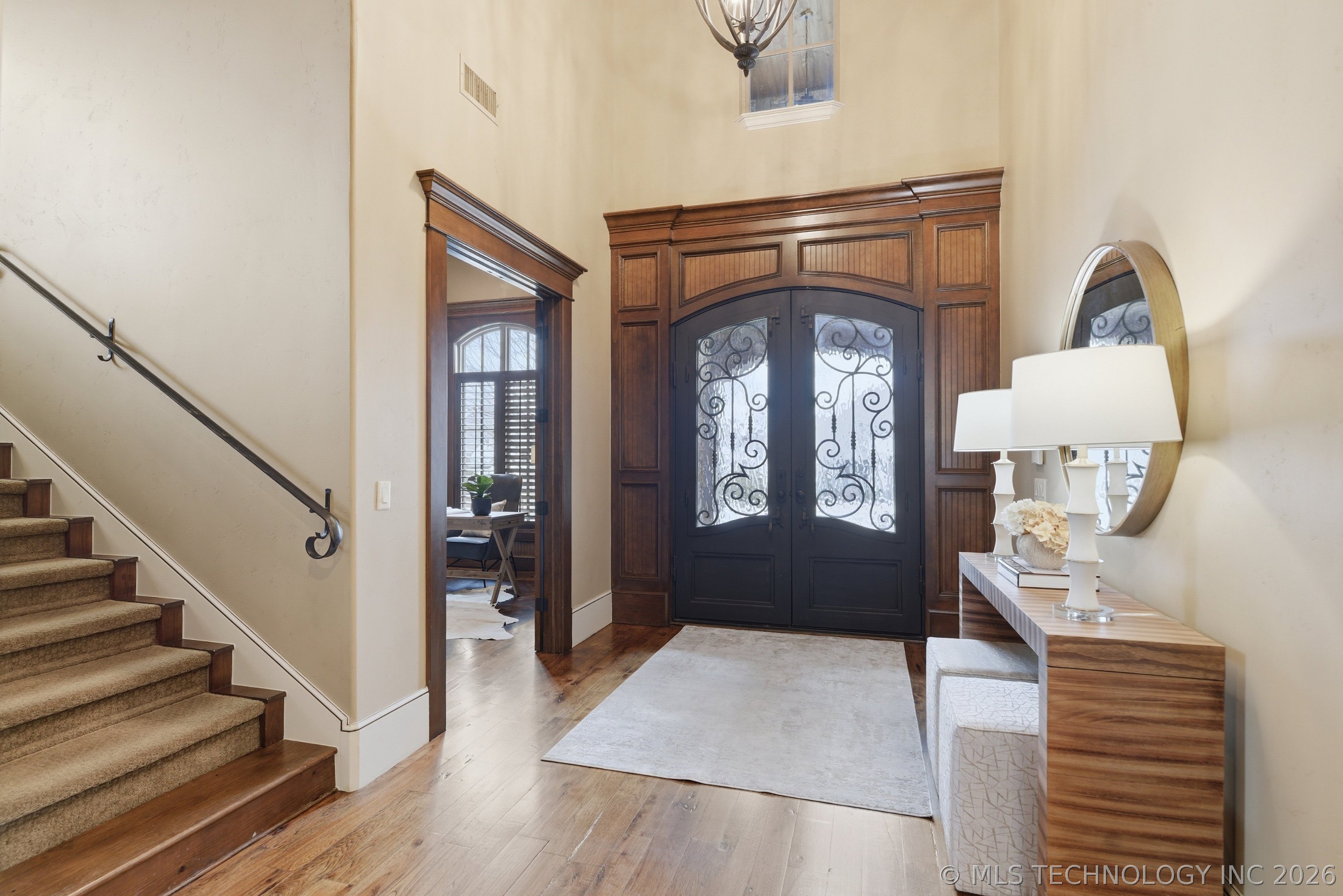 8010 S Guthrie Court Property Photo 4